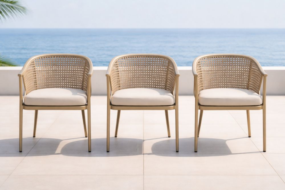 Ensemble de 3 chaises en rotin synthétique et aluminium