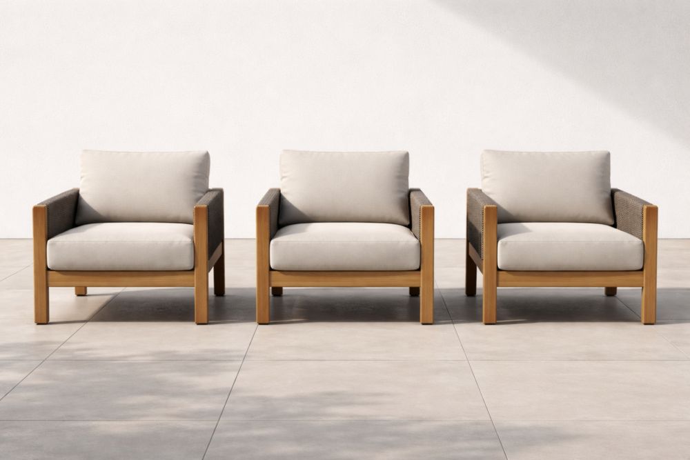 Ensemble de trois fauteuils en bois et tissu beige