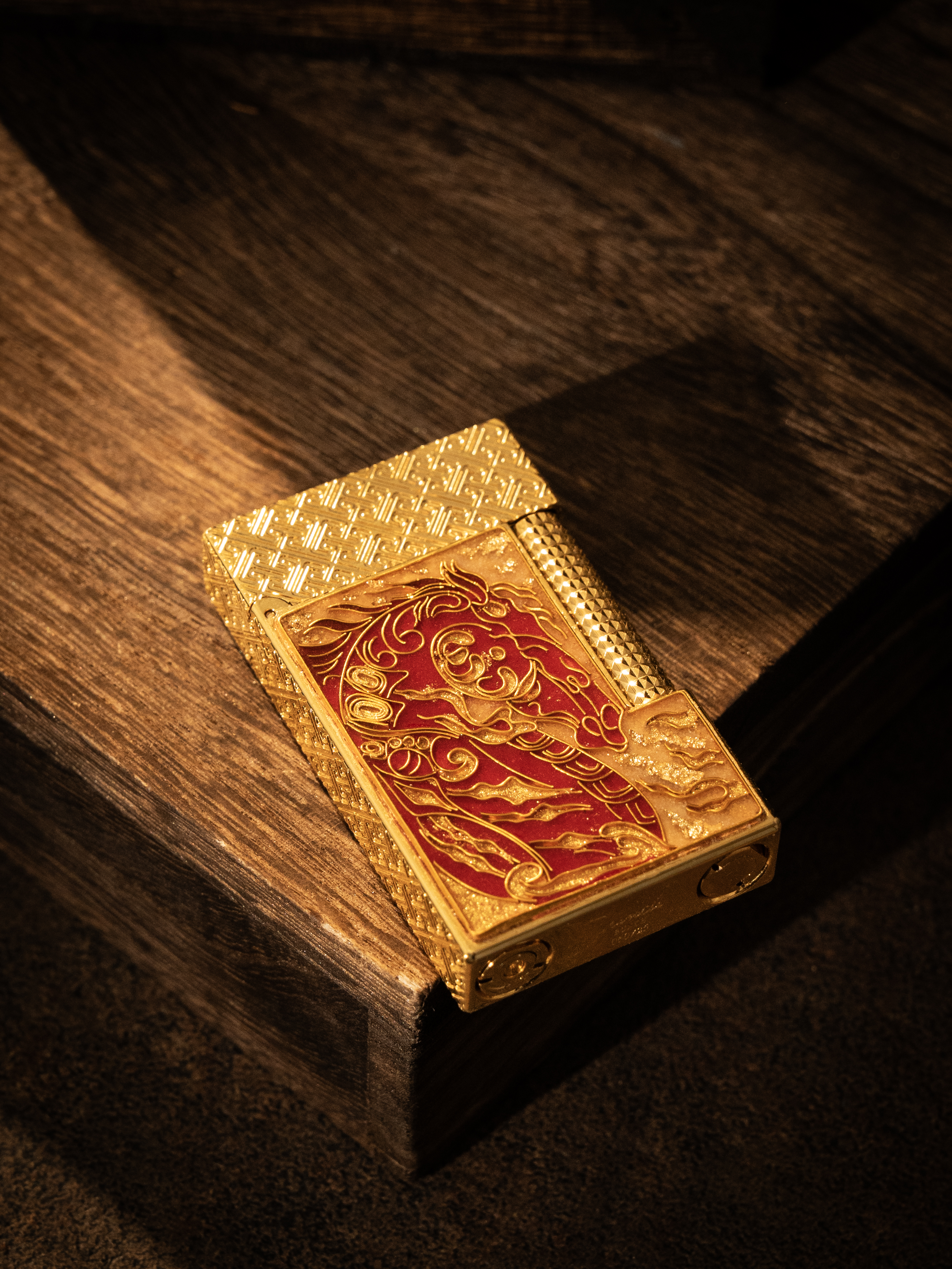 BUNCH "RED HARE" | Cloisonné Enamel Fine Art Lighter