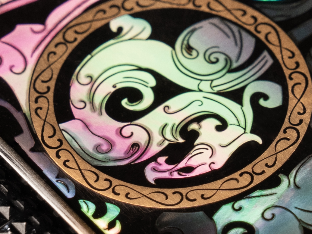 BUNCH "NOCTURNAL DRAGON" | Imperial Urushi Lacquer | Hand-Inlaid Mother-of-Pearl Masterpiece