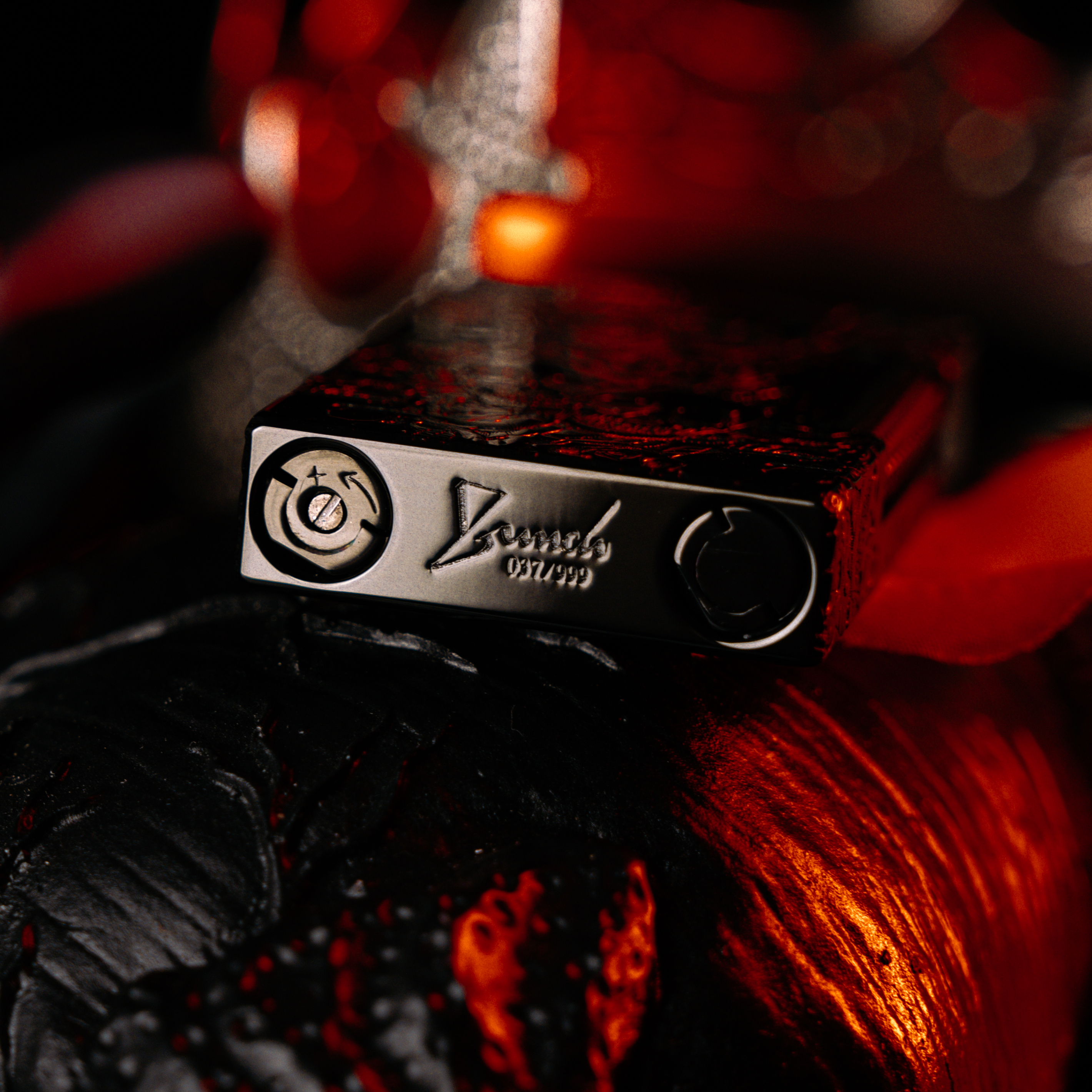 BUNCH "WITHER" | 5-Sided Deep Engraving | The Iconic Resonant "Ping" | Seamless Withered Texture Brass