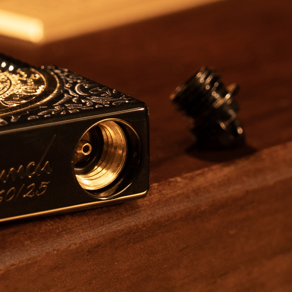 BUNCH "CONSTANTINE" | Quad-Side Precision Deep Engraving | Iconic Resonant "Ping" | Solid Integrated Brass Core