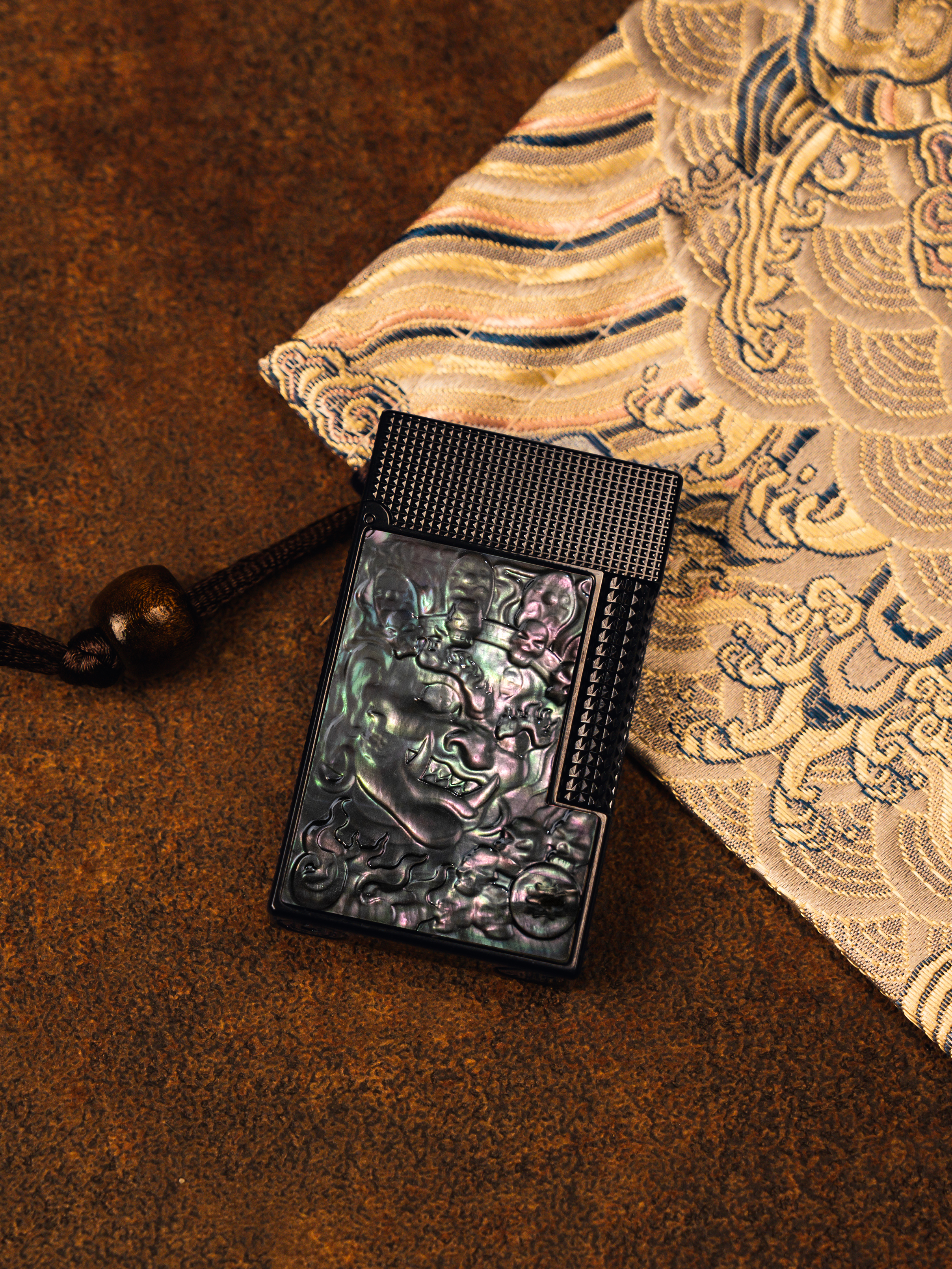 BUNCH "BLACK ZAMBHALA" | Genuine Mother of Pearl Relief | Iconic Resonant "Ping" | Integrated Brass Deity Edition