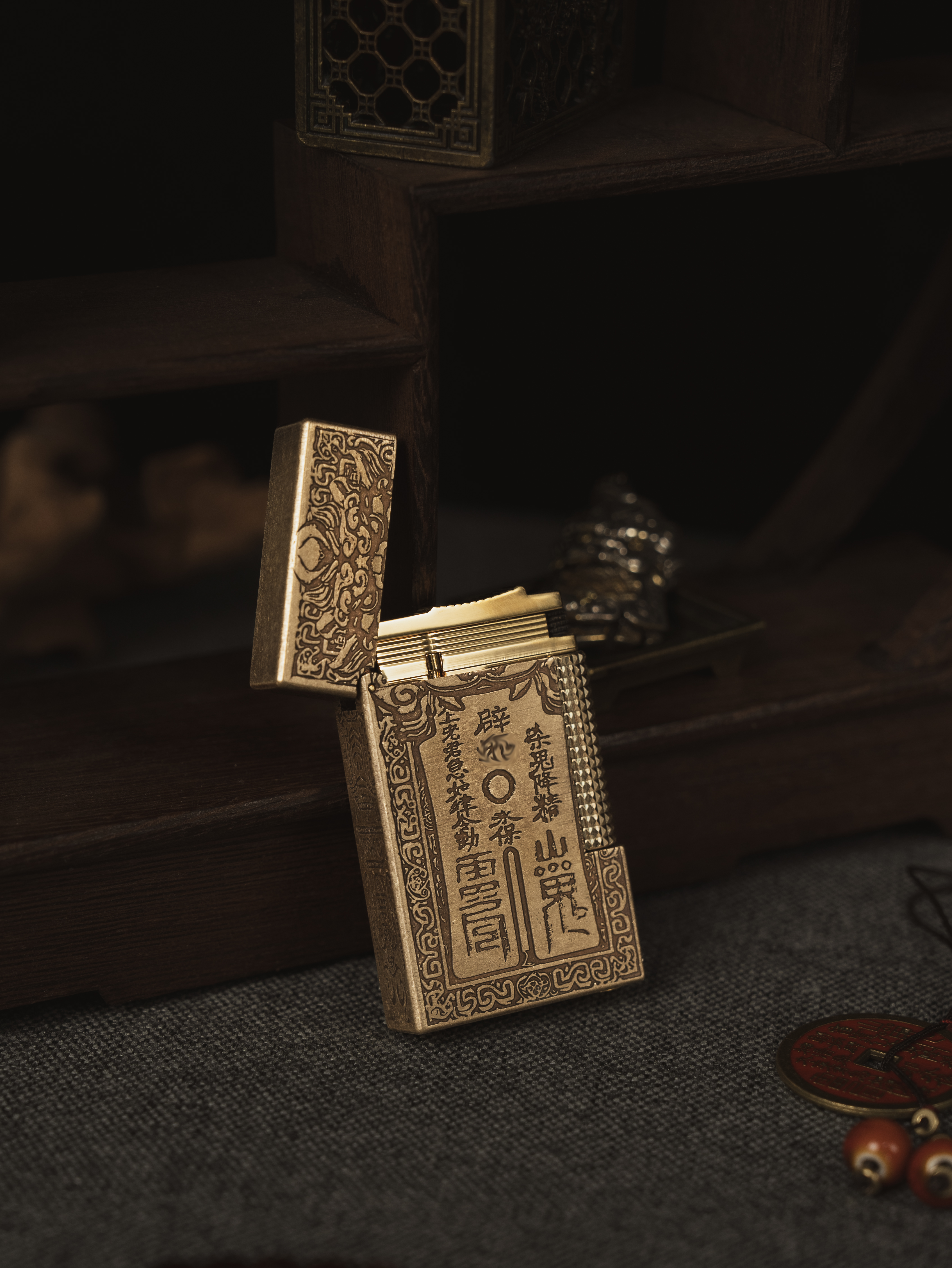 BUNCH "MOUNTAIN DEITY" | Ancient Guardian Amulet Lighter | Integrated Brass Mythic Talisman