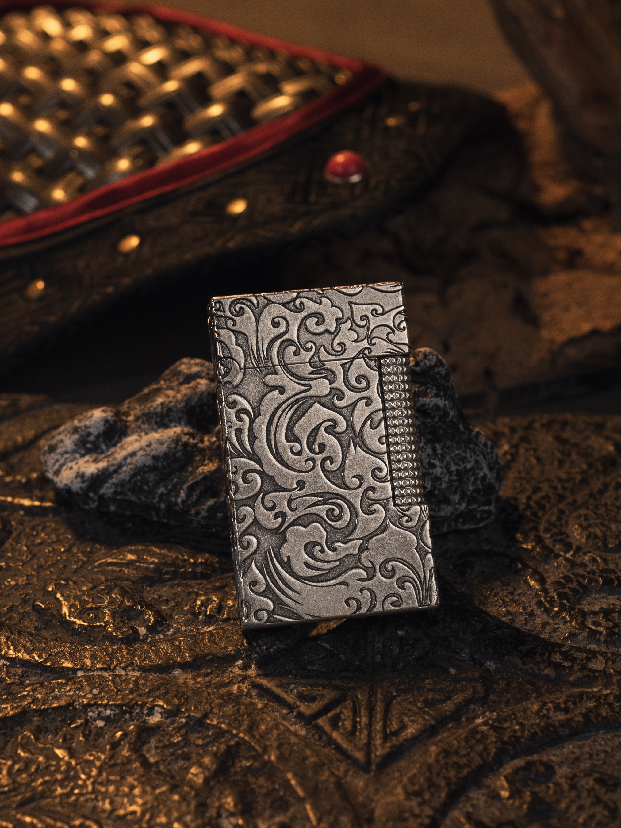 BUNCH "FLOATING CLOUDS" | Five-Side Precision Deep Engraving | 360° Seamless Design | Solid Integrated Brass Core