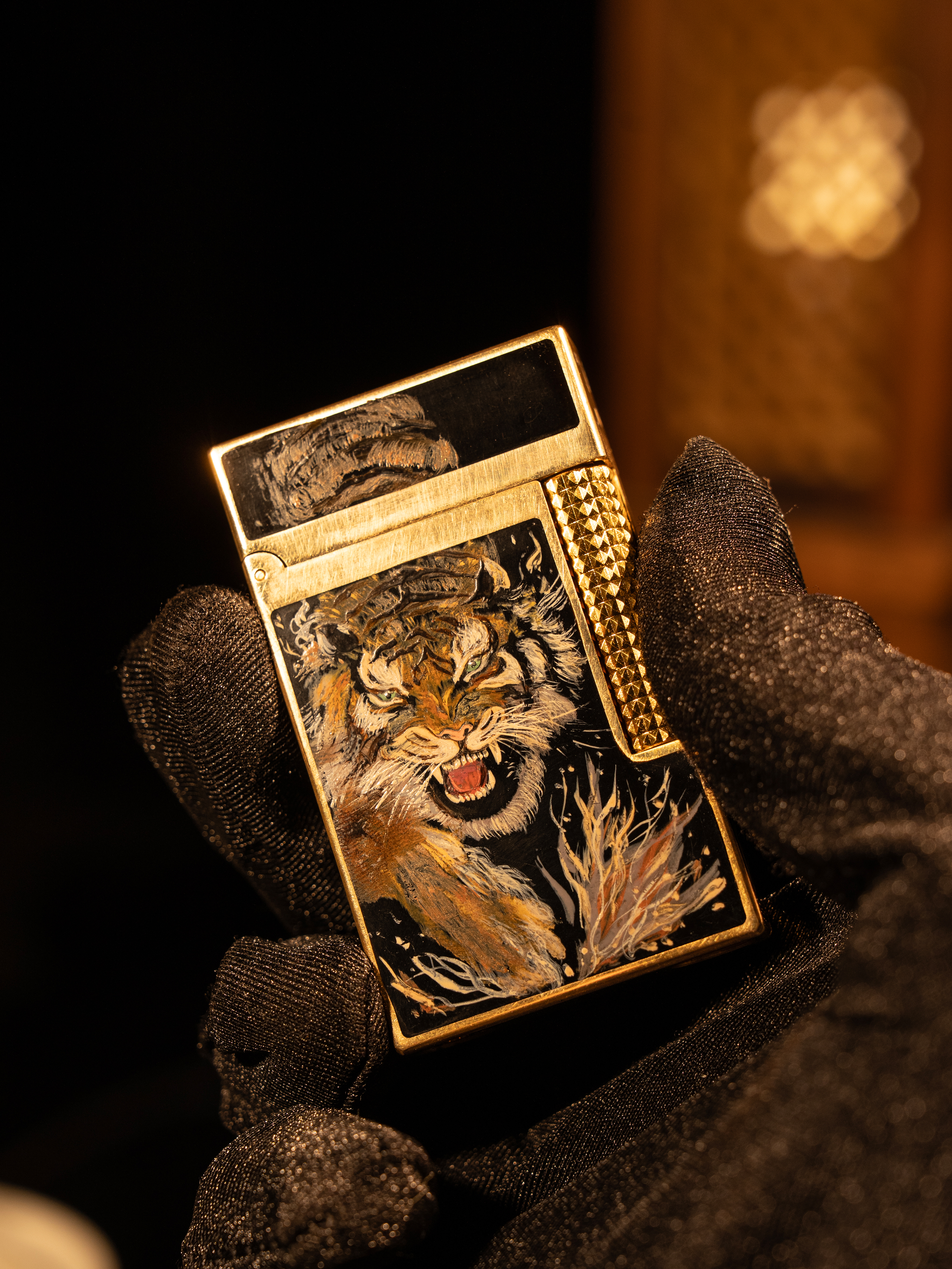 BUNCH "ONYX URUSHI - MAJESTIC AWAKENING" | Hyper-Realistic Hand-Painted Tiger | Iconic Resonant "Ping" | Solid Integrated Brass Core