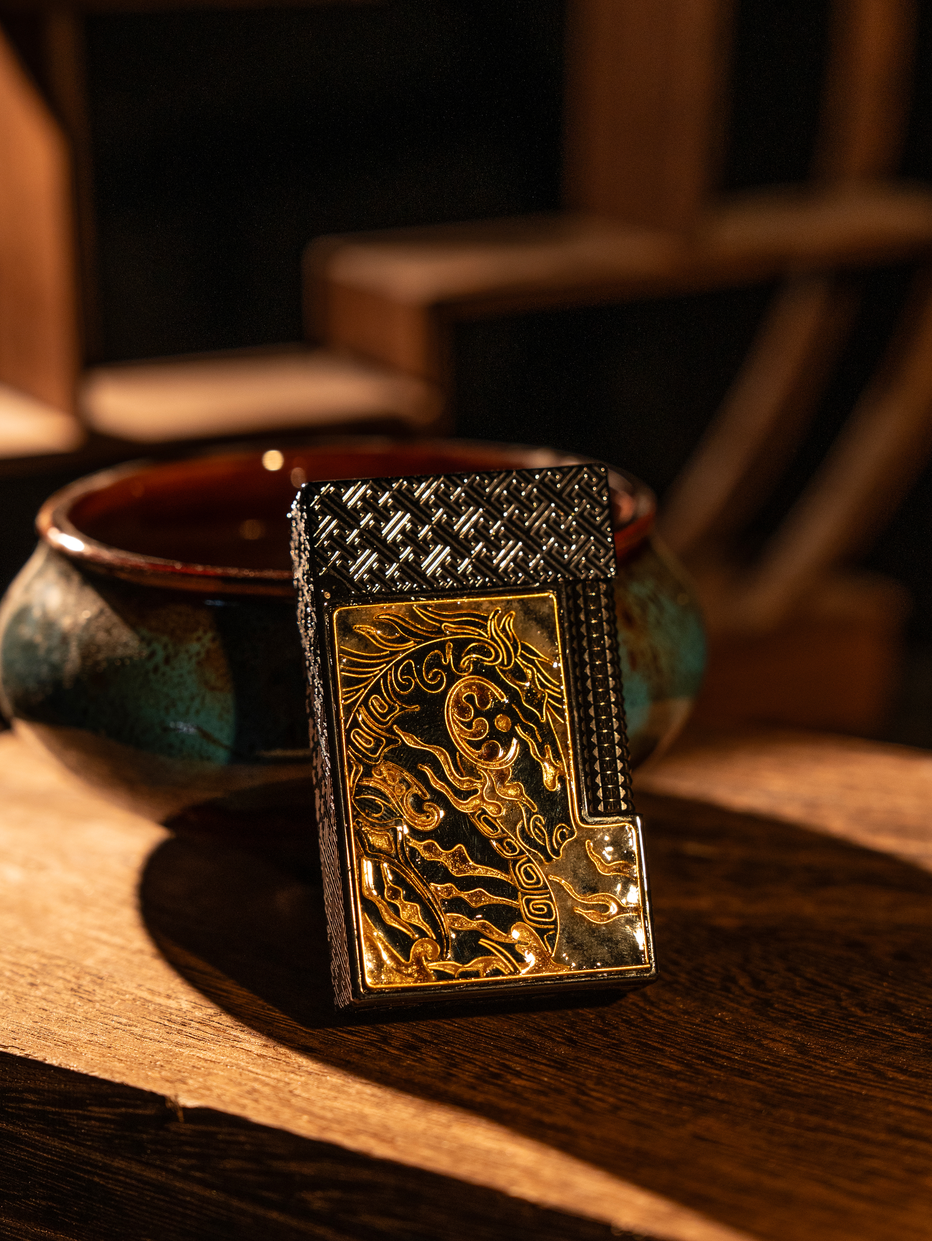 BUNCH "GOLDEN MANE" | Cloisonné Enamel Fine Art Lighter