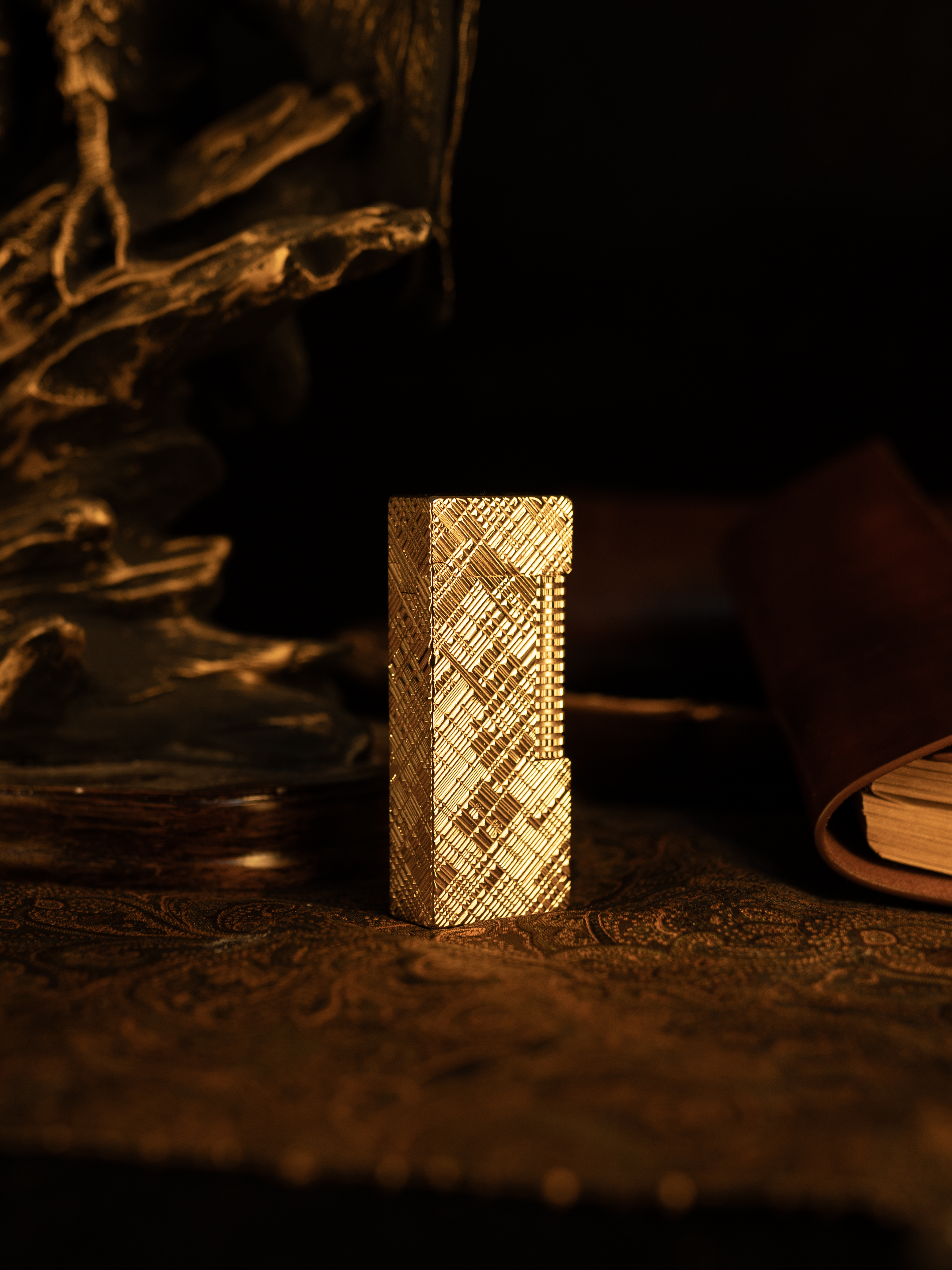 BUNCH "THE STRATEGIST" | Cross-Hatch Precision Texture | Philosophy of Rationality & Order