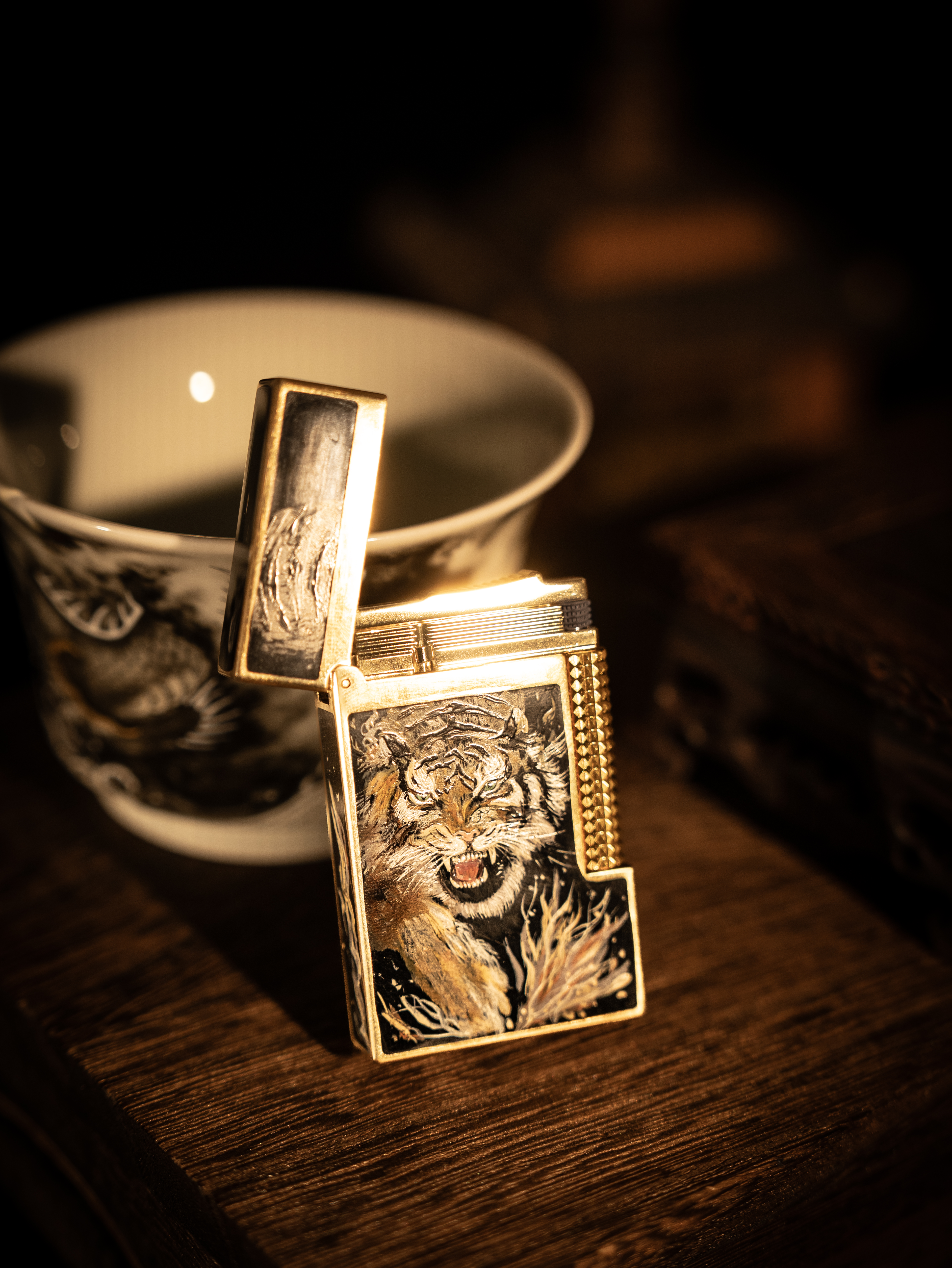 BUNCH "ONYX URUSHI - MAJESTIC AWAKENING" | Hyper-Realistic Hand-Painted Tiger | Iconic Resonant "Ping" | Solid Integrated Brass Core