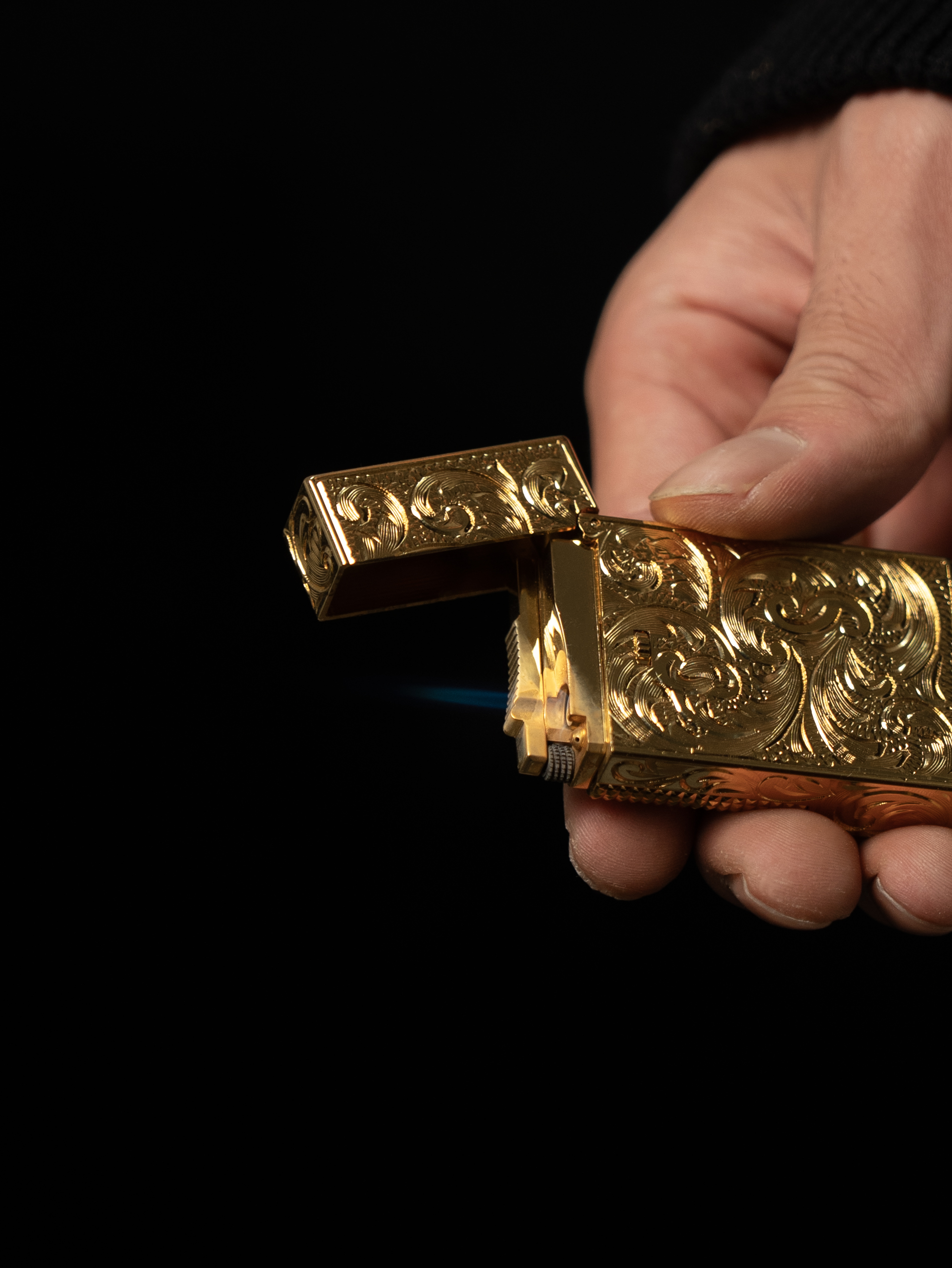 BUNCH "IMPERIAL SCROLL" | Hand-Engraved Solid Brass Luxury Lighter