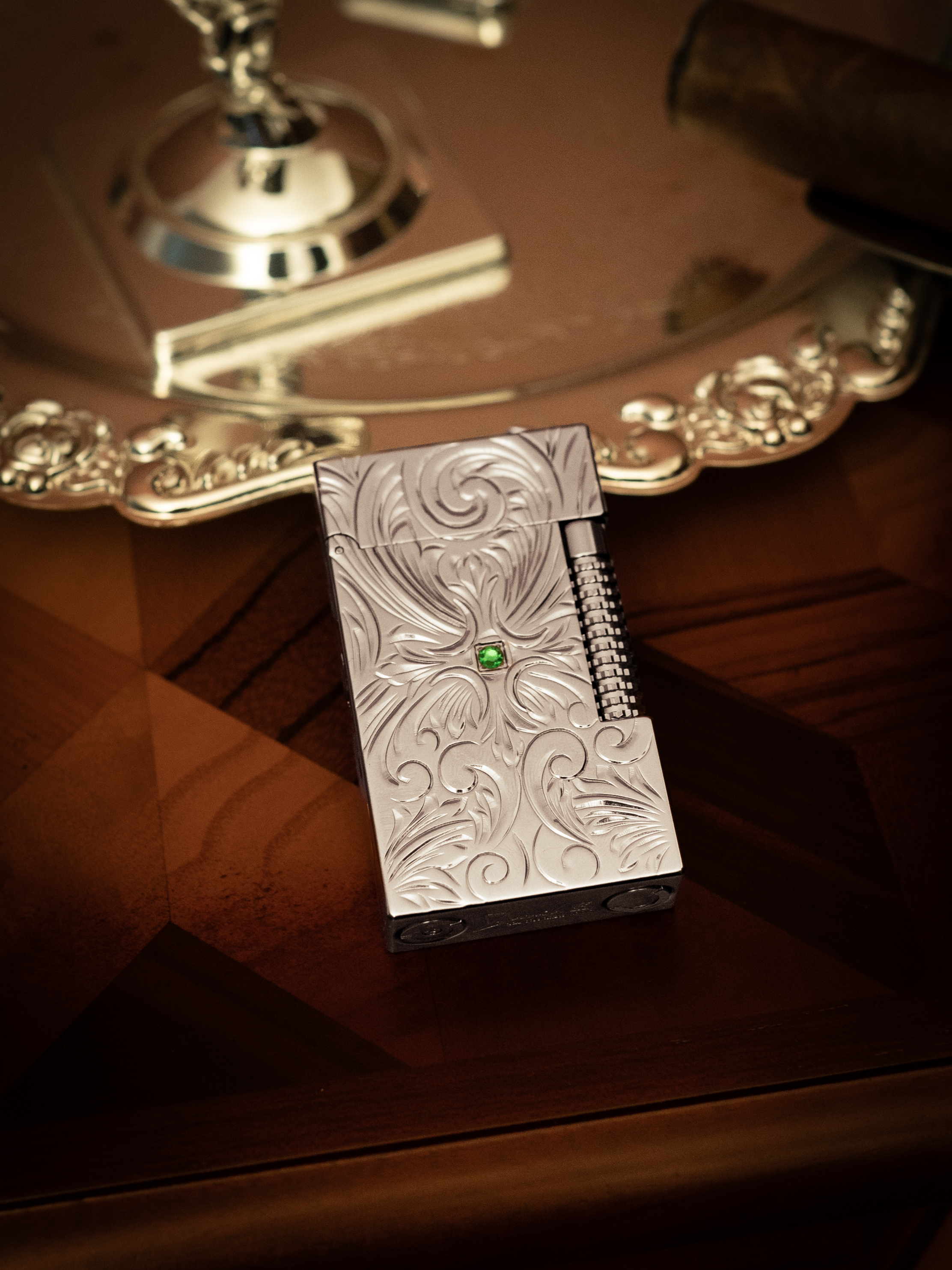 BUNCH "EMERALD DREAM 2.0" | Dual-Flame System | 3 Unique Artisan Styles | 100% Hand-Engraved | Iconic Resonant "Ping"