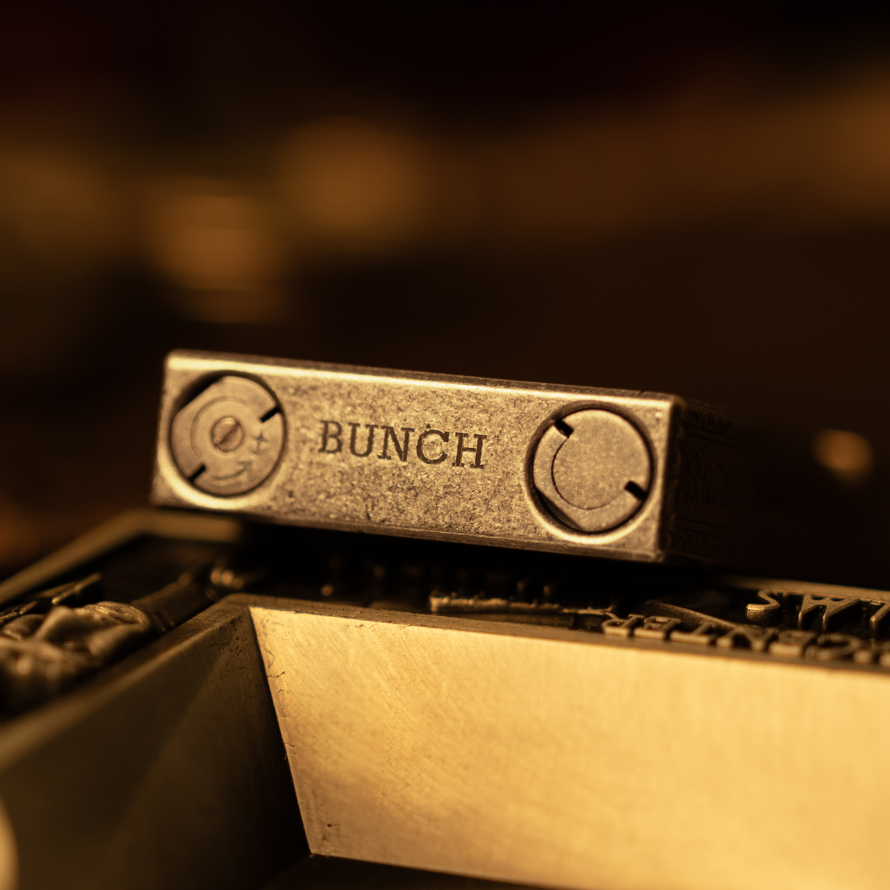 BUNCH "THE SHELBY" | 5-Sided Deep Precision Engraving | Peaky Blinders Tribute Edition