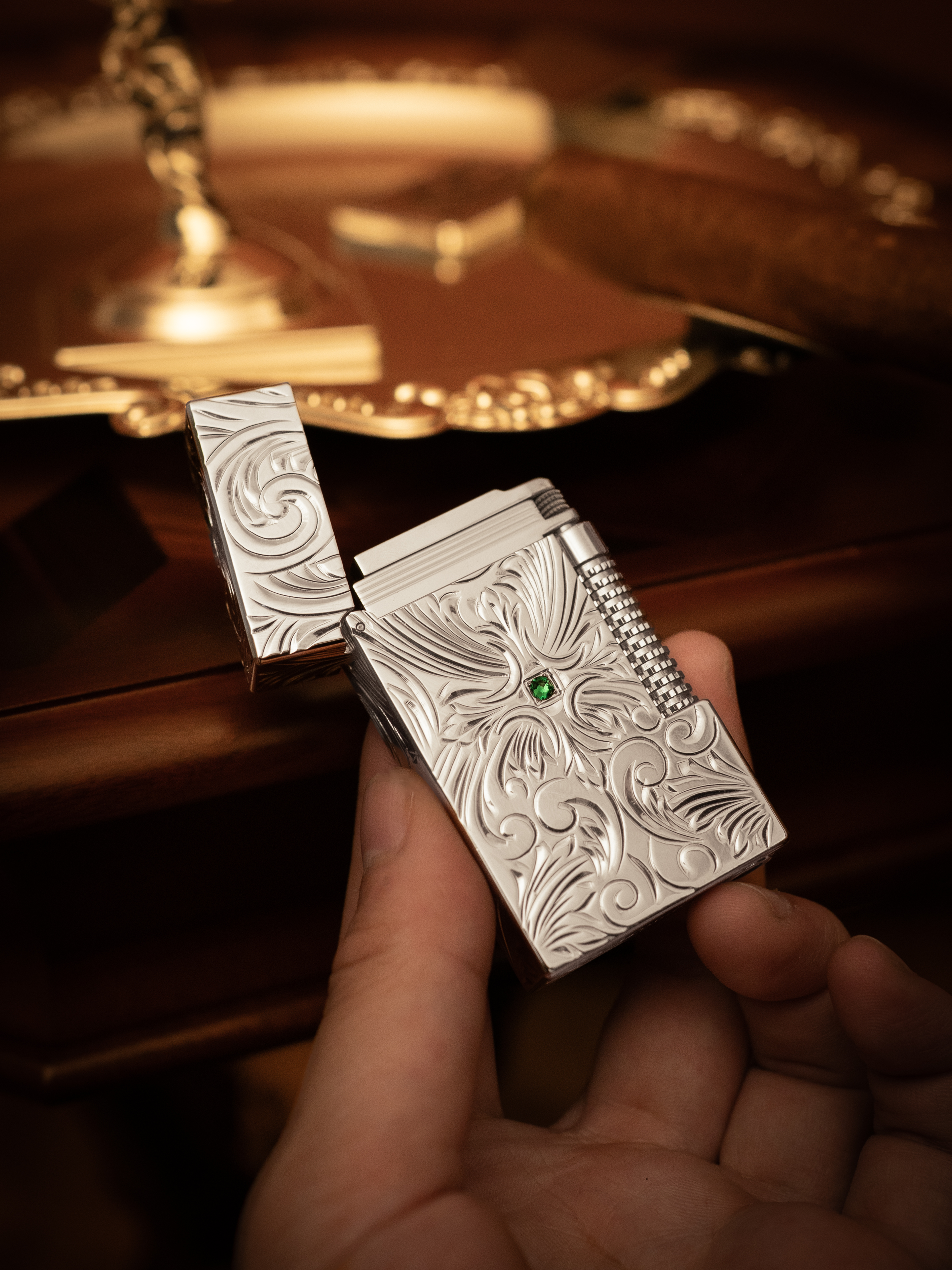 BUNCH "EMERALD DREAM 2.0" | Dual-Flame System | 3 Unique Artisan Styles | 100% Hand-Engraved | Iconic Resonant "Ping"