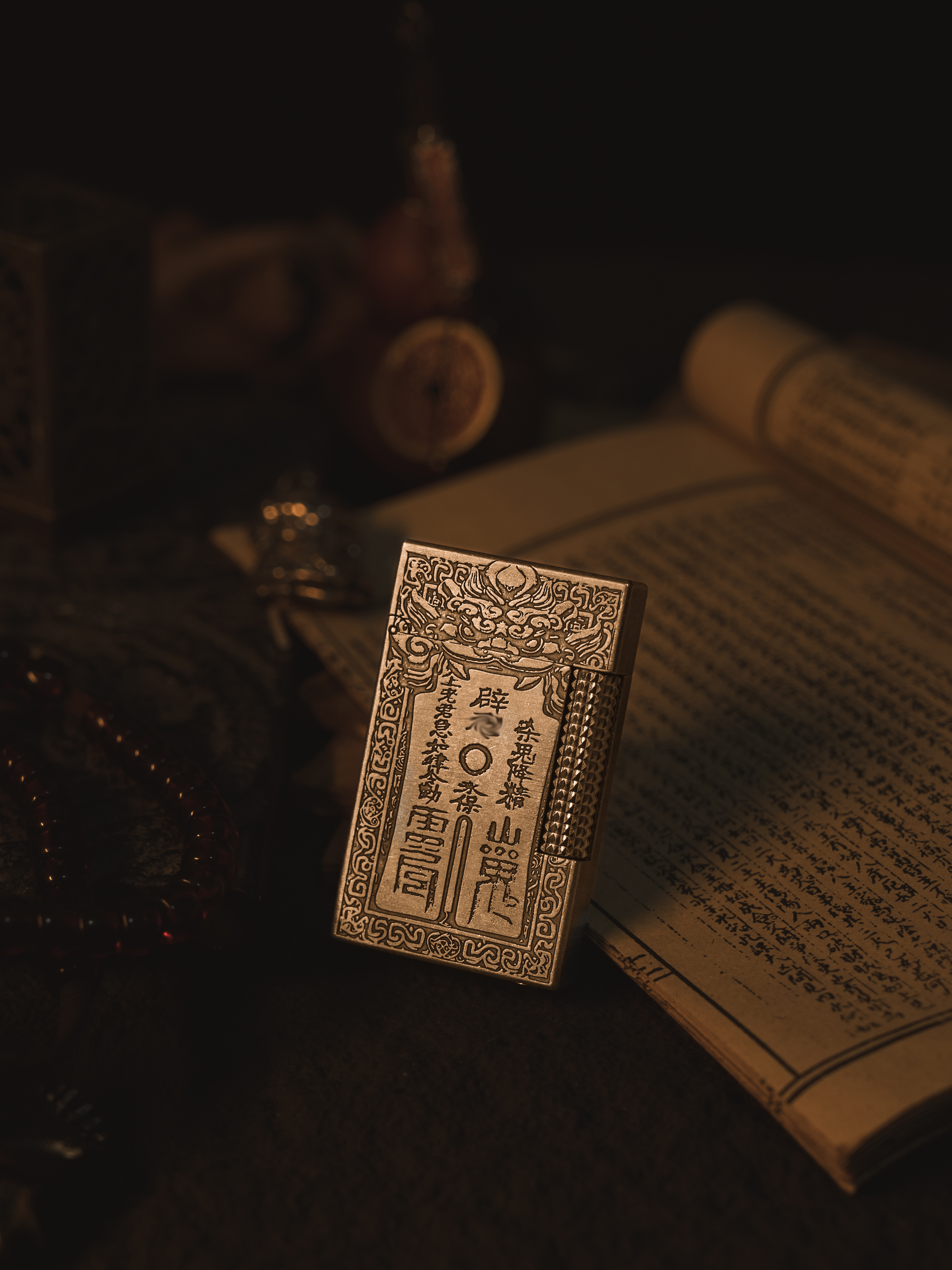 BUNCH "MOUNTAIN DEITY" | Ancient Guardian Amulet Lighter | Integrated Brass Mythic Talisman