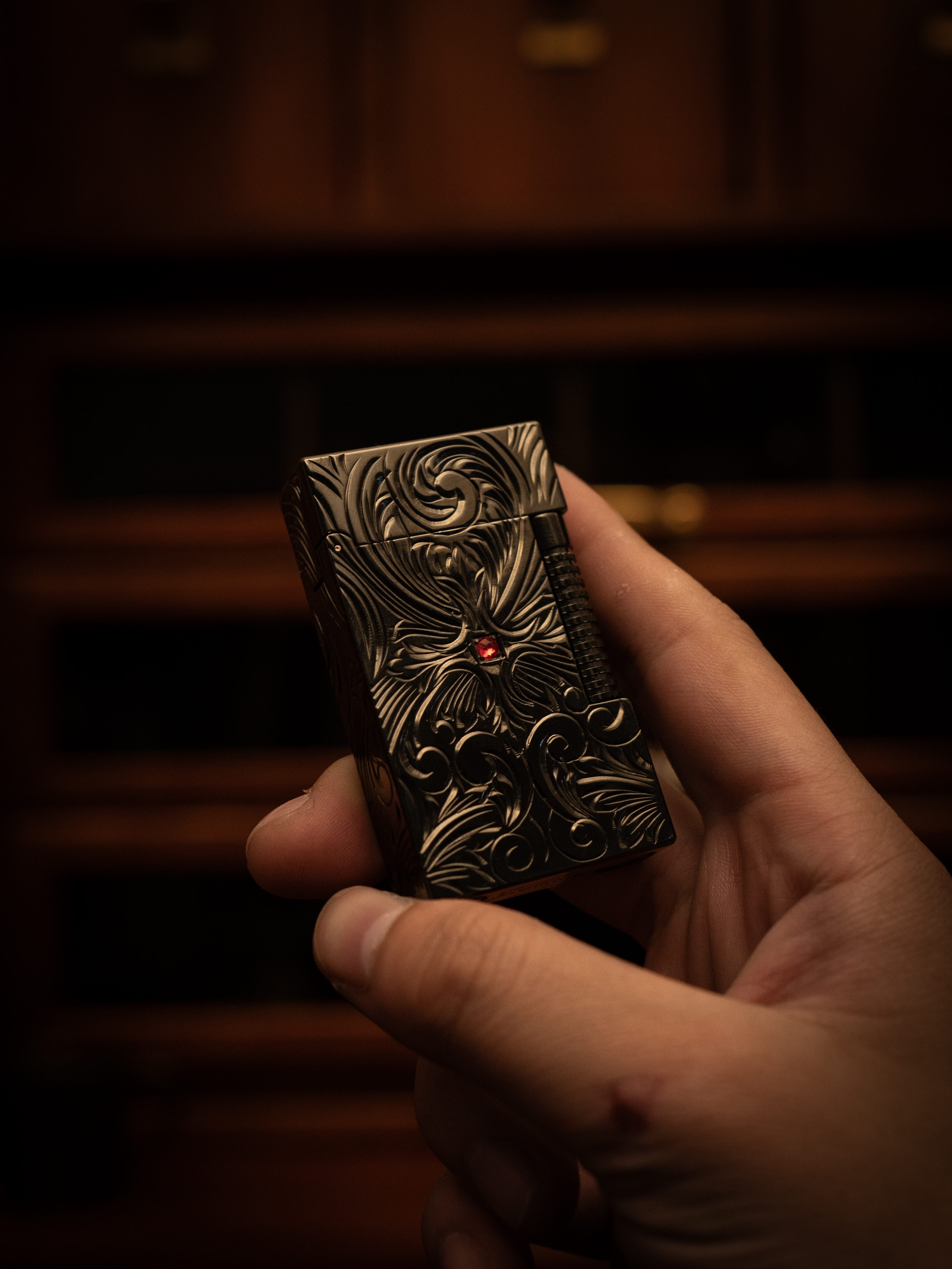 BUNCH "EMERALD DREAM 2.0" | Dual-Flame System | 3 Unique Artisan Styles | 100% Hand-Engraved | Iconic Resonant "Ping"