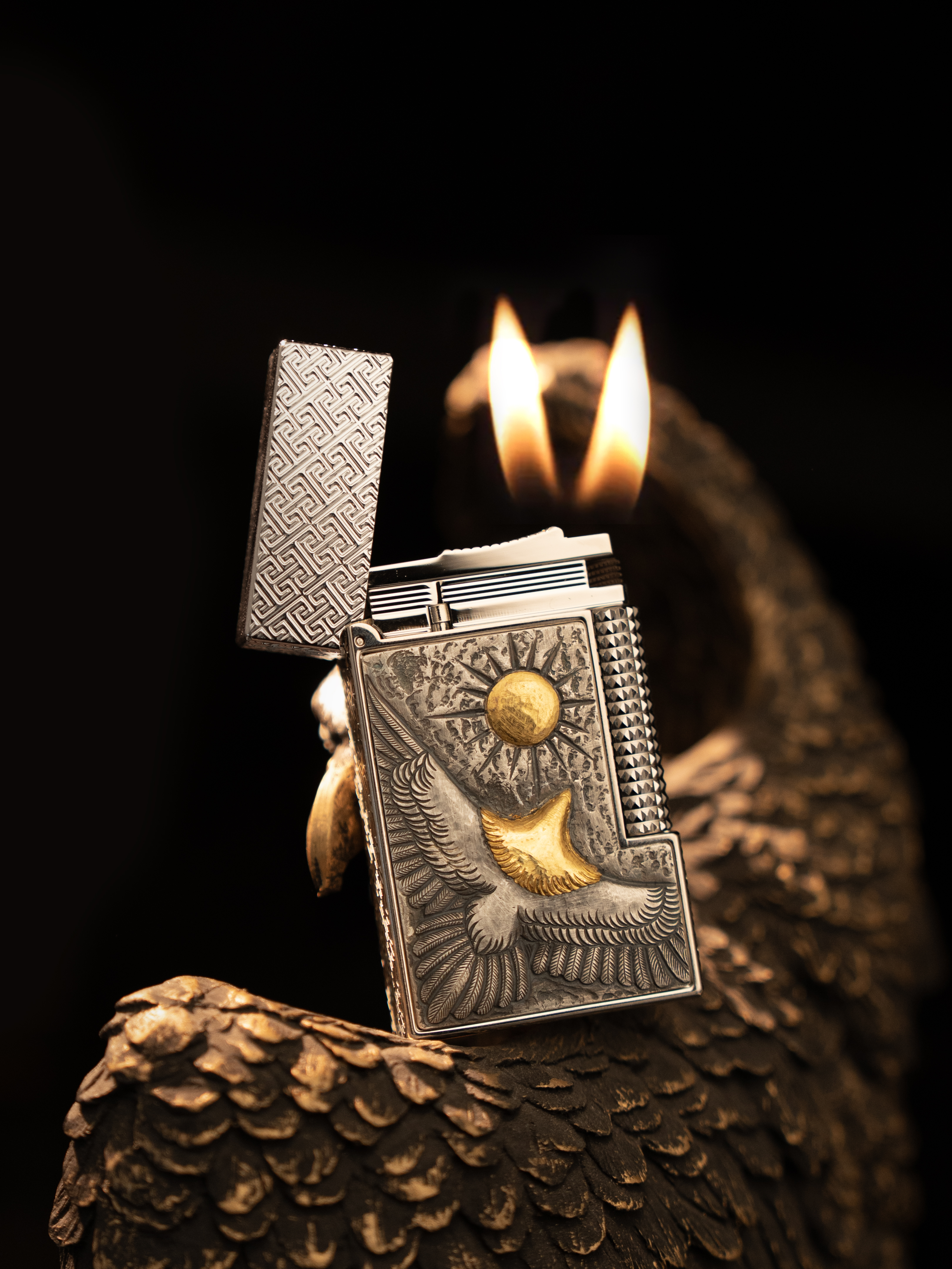 BUNCH "Eagle Chasing the Sun" | Hand-Engraved S925 Silver & 24K Gold Inlay Dual-Flame Luxury Lighter
