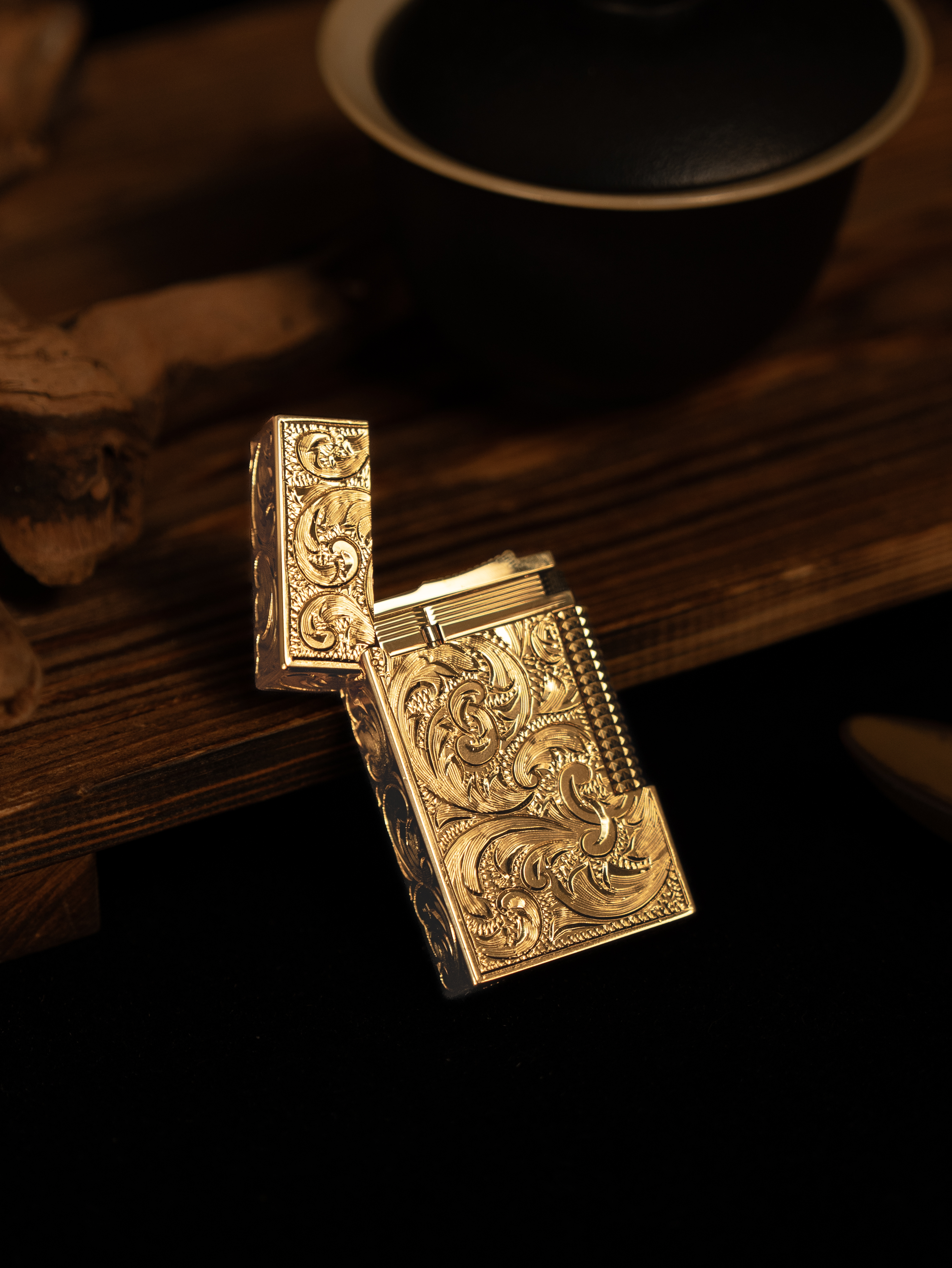 BUNCH "IMPERIAL SCROLL" | Hand-Engraved Solid Brass Luxury Lighter