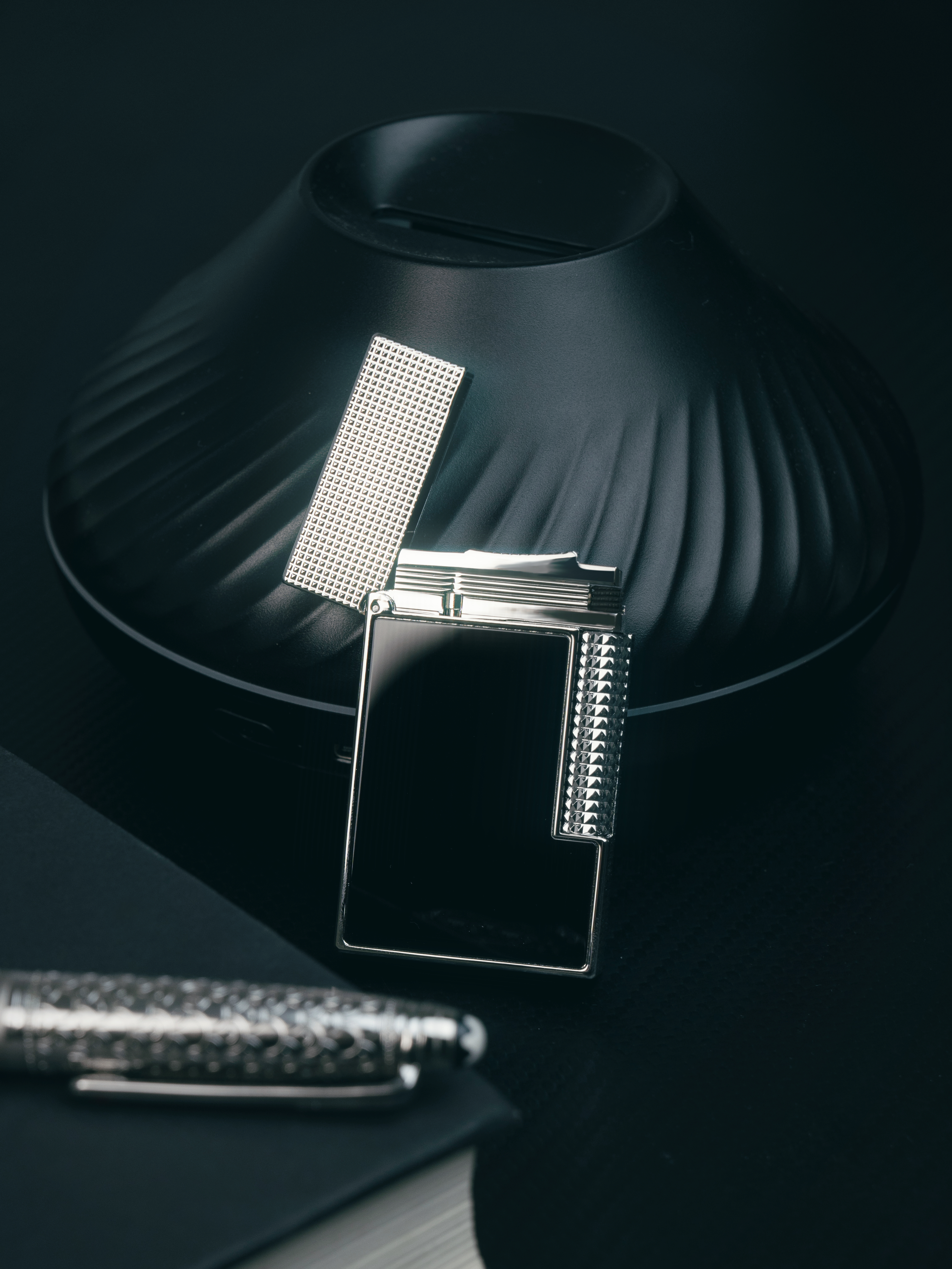 BUNCH "MEN IN BLACK" | High-Temp Midnight Electroplating | Iconic Resonant "Ping" | Solid Integrated Brass Core