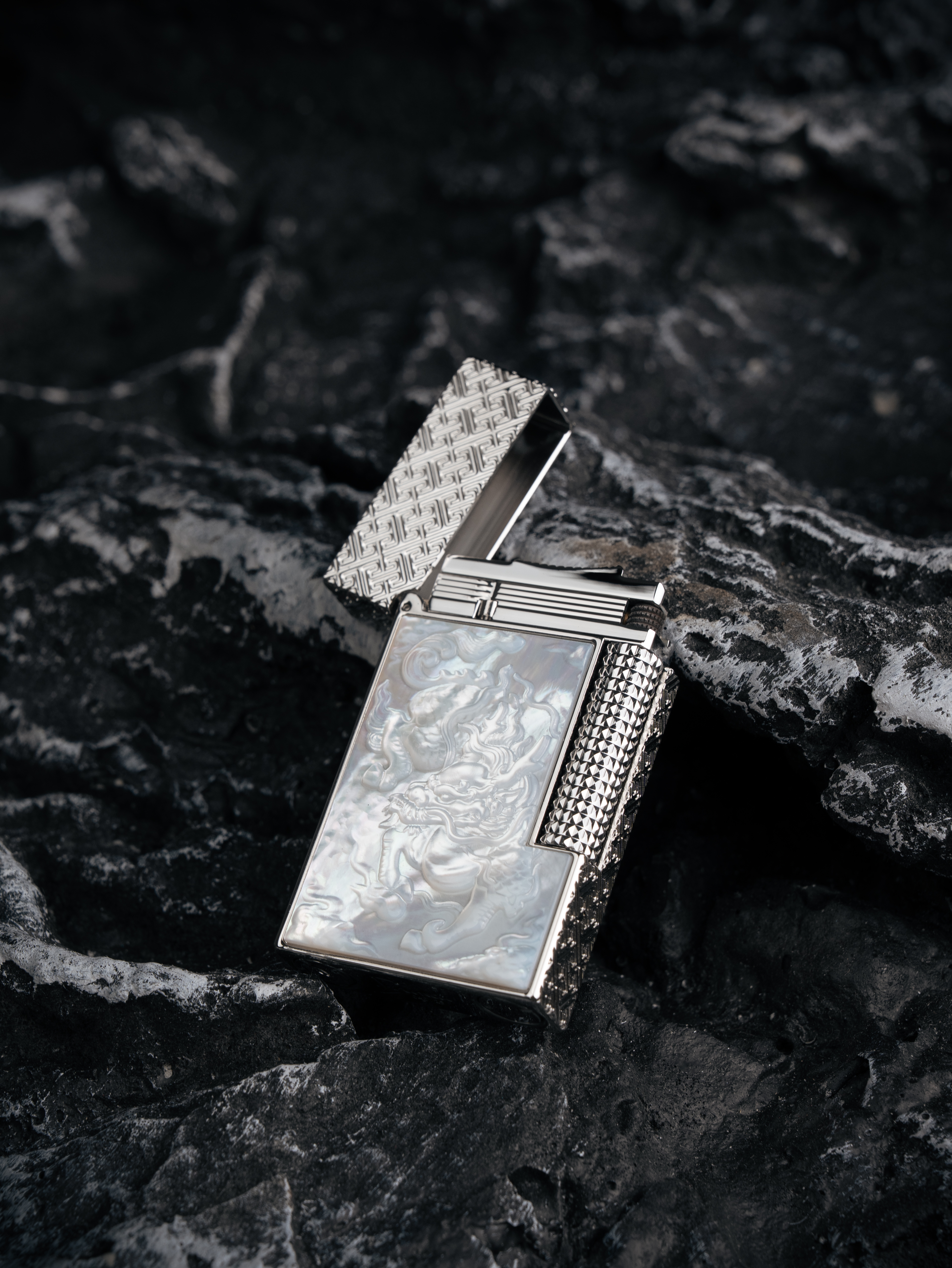 BUNCH "QILIN" | 3D Mother of Pearl Relief | The Symbol of Auspiciousness | Solid Integrated Brass Core