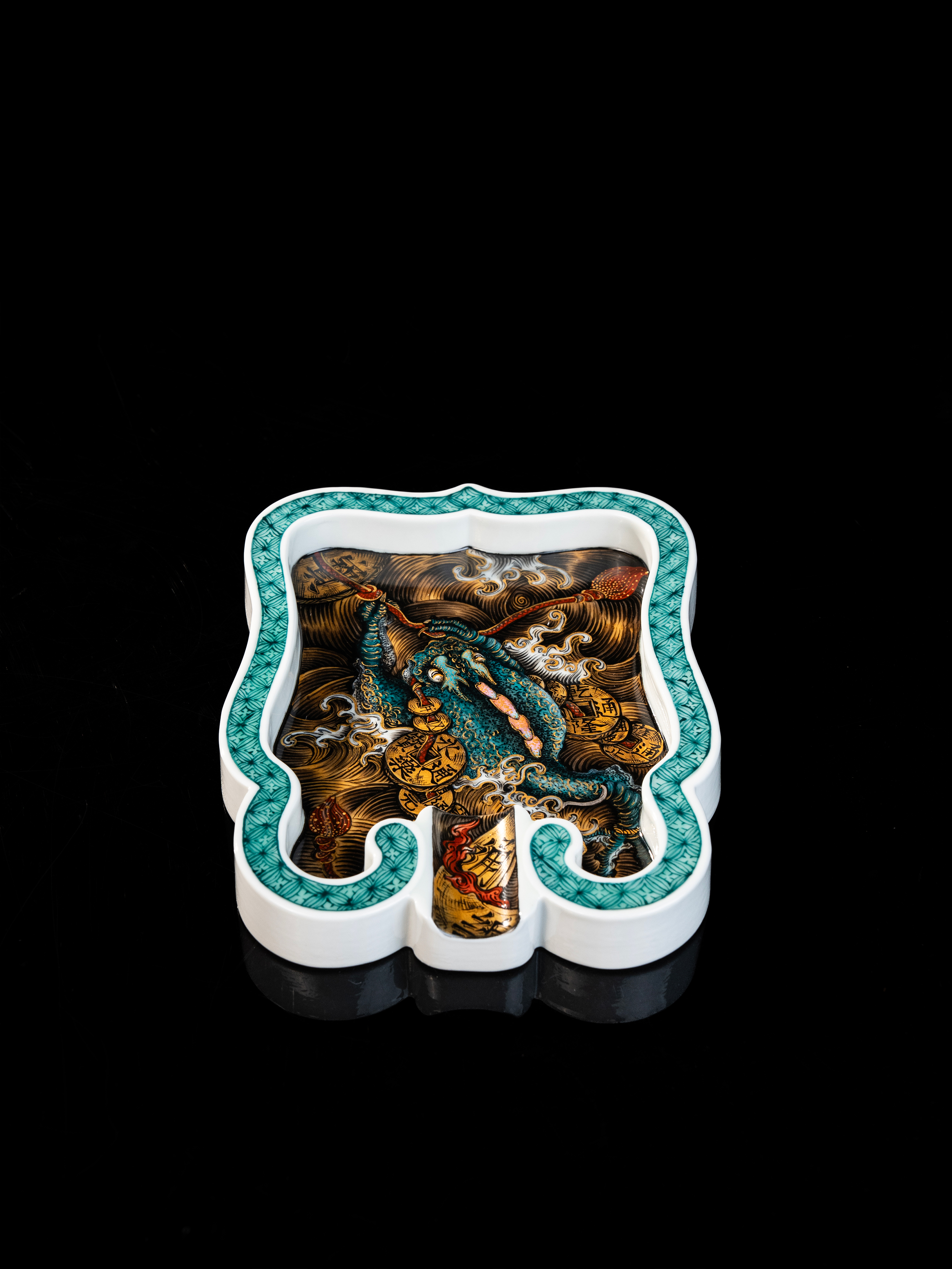 BUNCH "JIN CHAN" | Artisan Famille Rose Gold-Tracing Cigar Tray