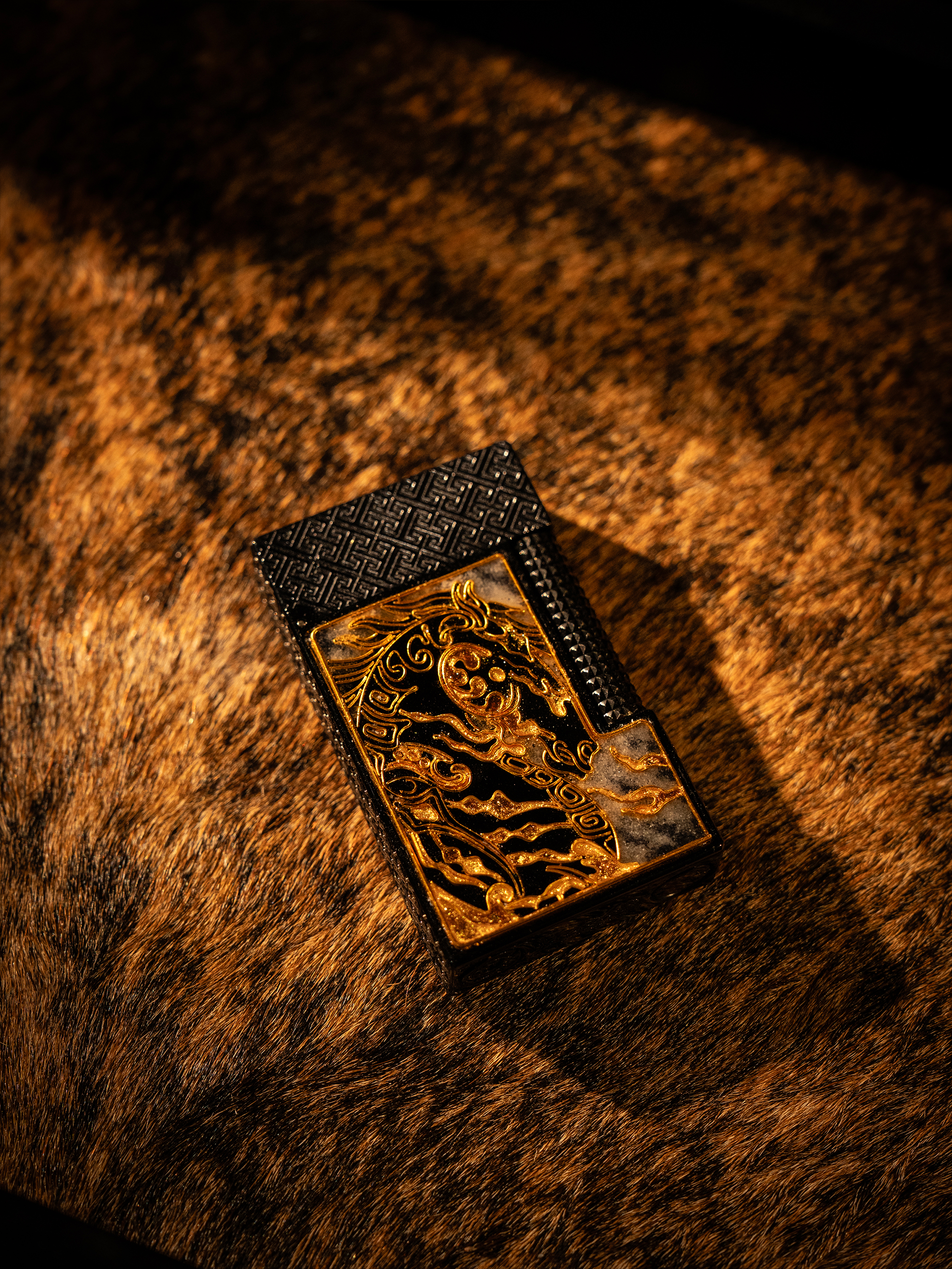 BUNCH "GOLDEN MANE" | Cloisonné Enamel Fine Art Lighter