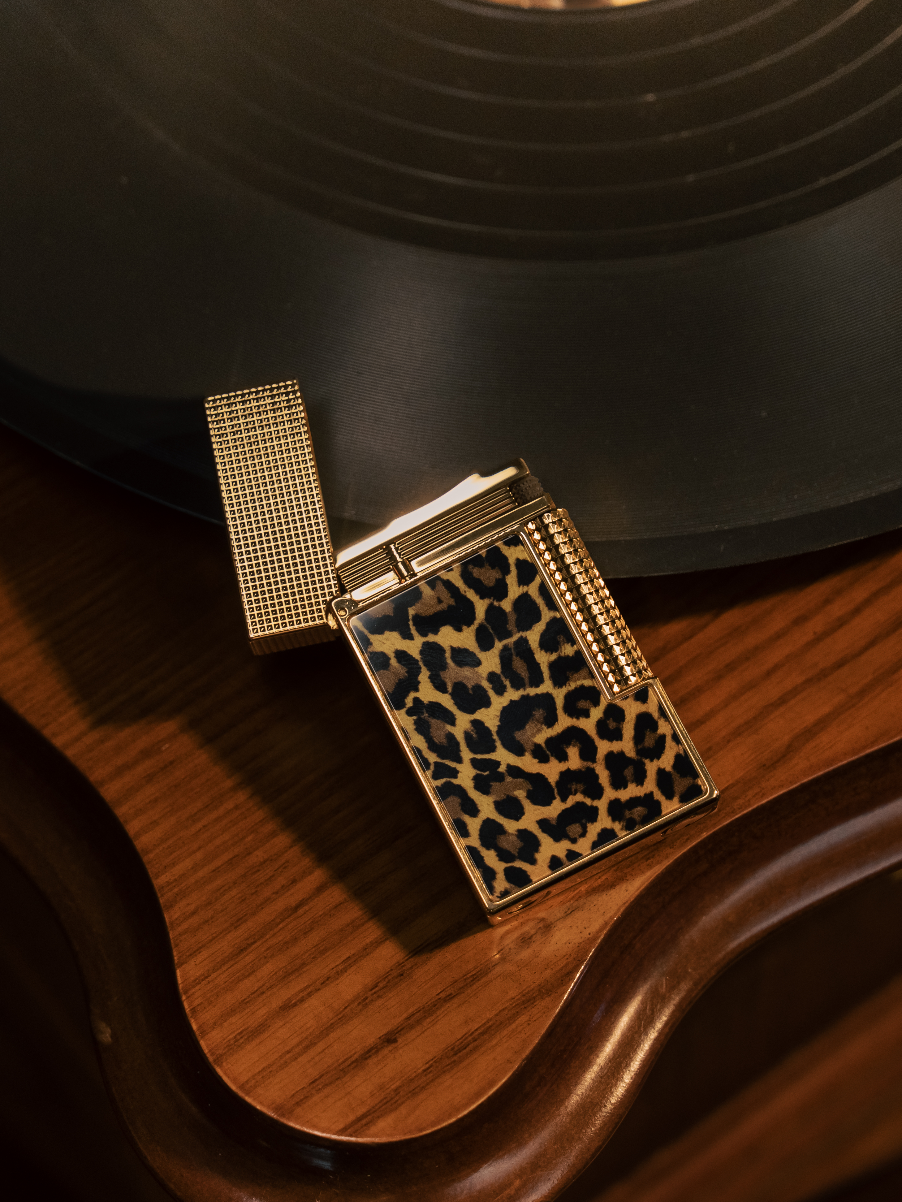 BUNCH "PREDATOR" | Industrial Sapphire Crystal Mirror | Ultra-Scratch Resistant | Solid Integrated Brass Core