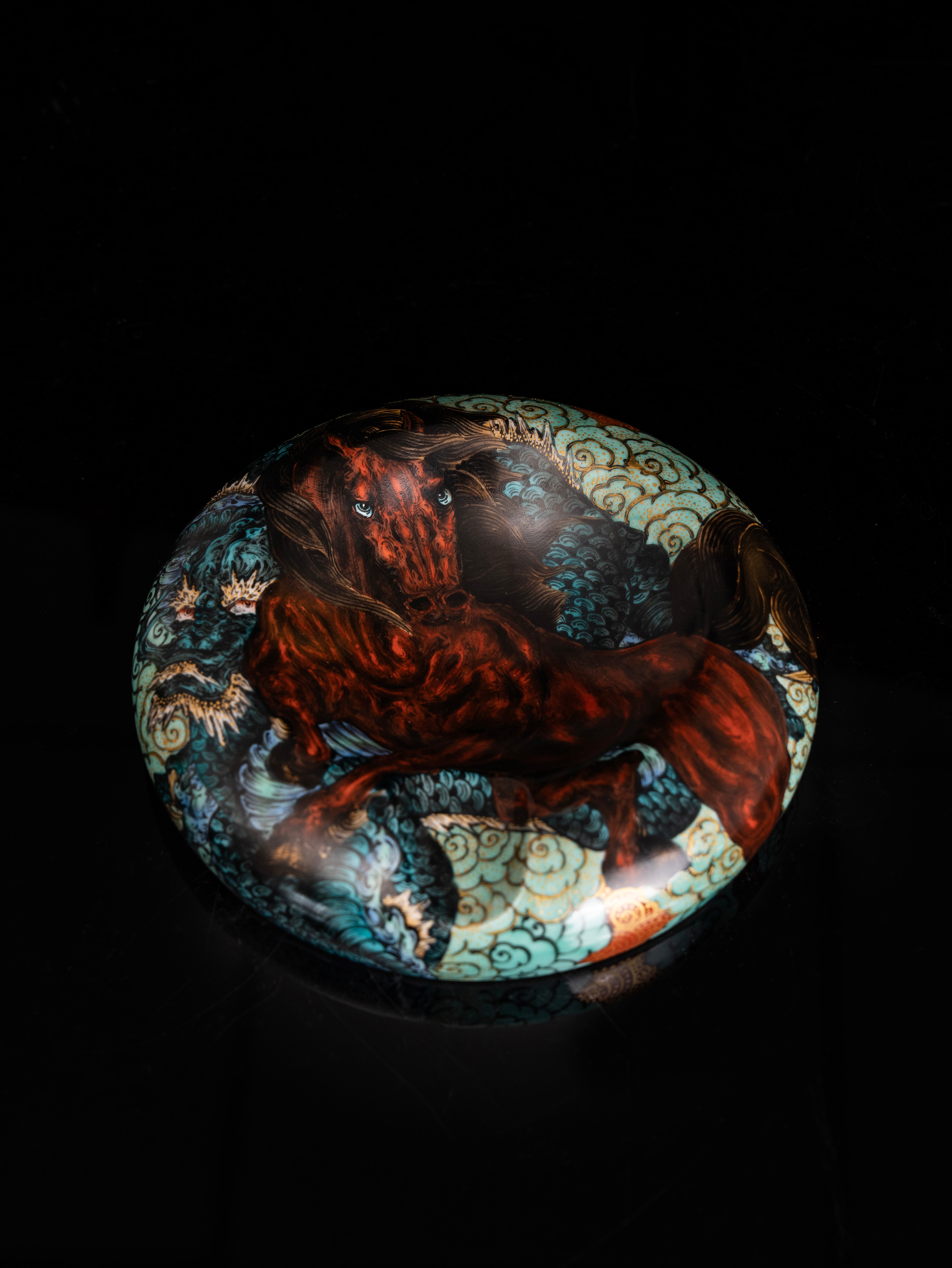 BUNCH "LEAPING SHADOW" | Artisan Famille Rose Gold-Tracing Cigar Tray