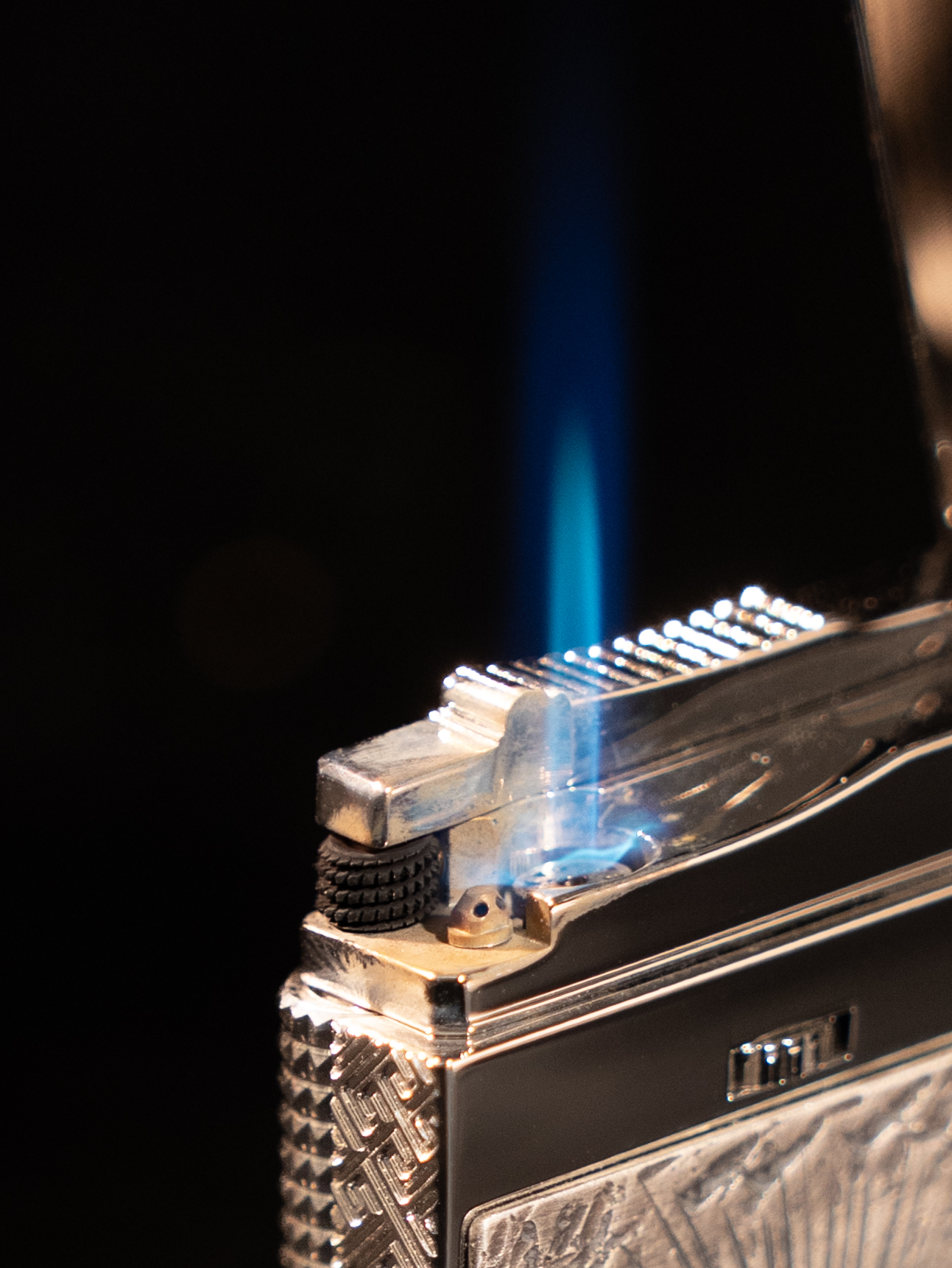 BUNCH "Eagle Chasing the Sun" | Hand-Engraved S925 Silver & 24K Gold Inlay Dual-Flame Luxury Lighter