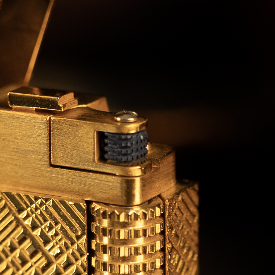 BUNCH "THE STRATEGIST" | Cross-Hatch Precision Texture | Philosophy of Rationality & Order