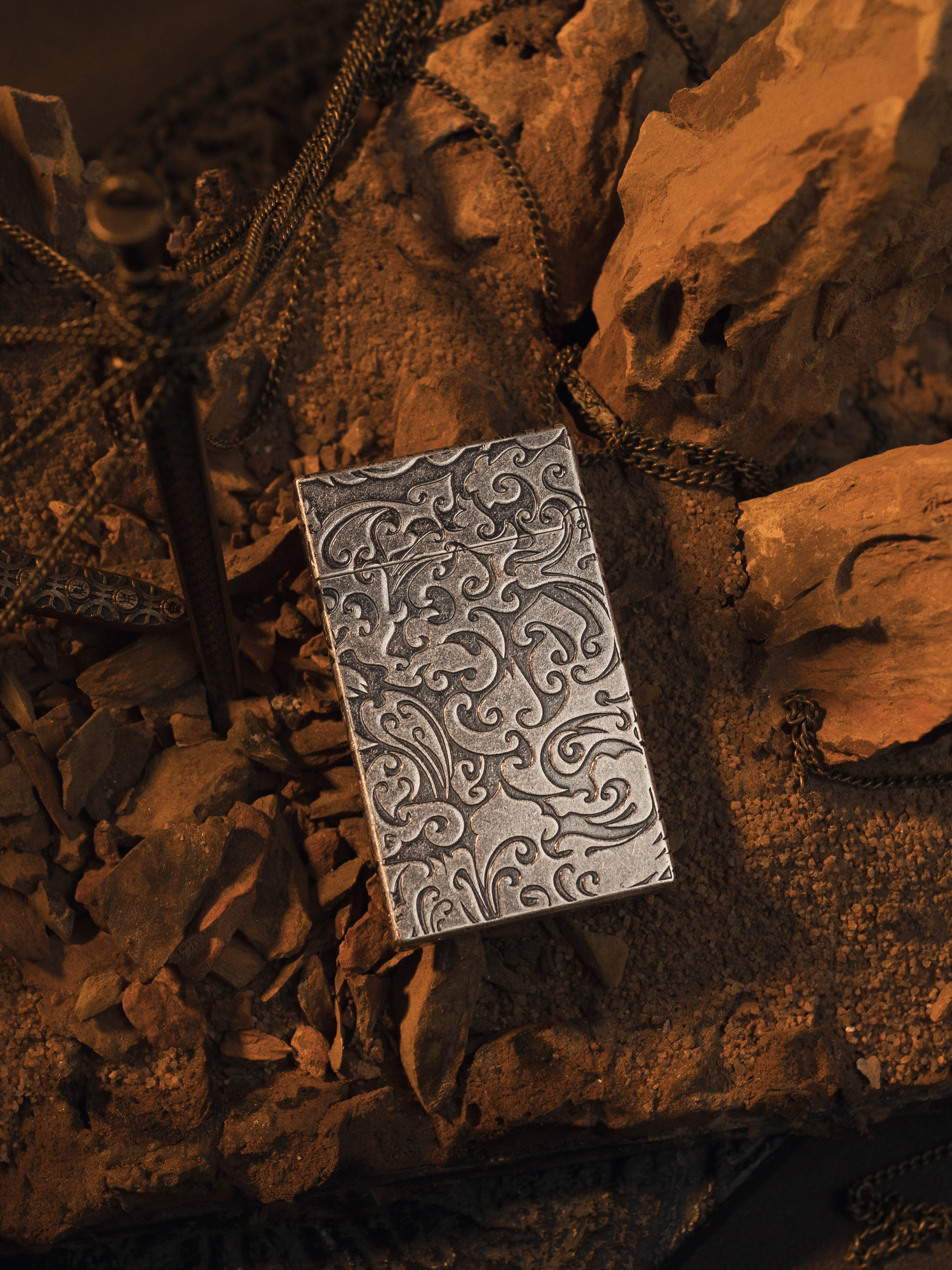 BUNCH "FLOATING CLOUDS" | Five-Side Precision Deep Engraving | 360° Seamless Design | Solid Integrated Brass Core