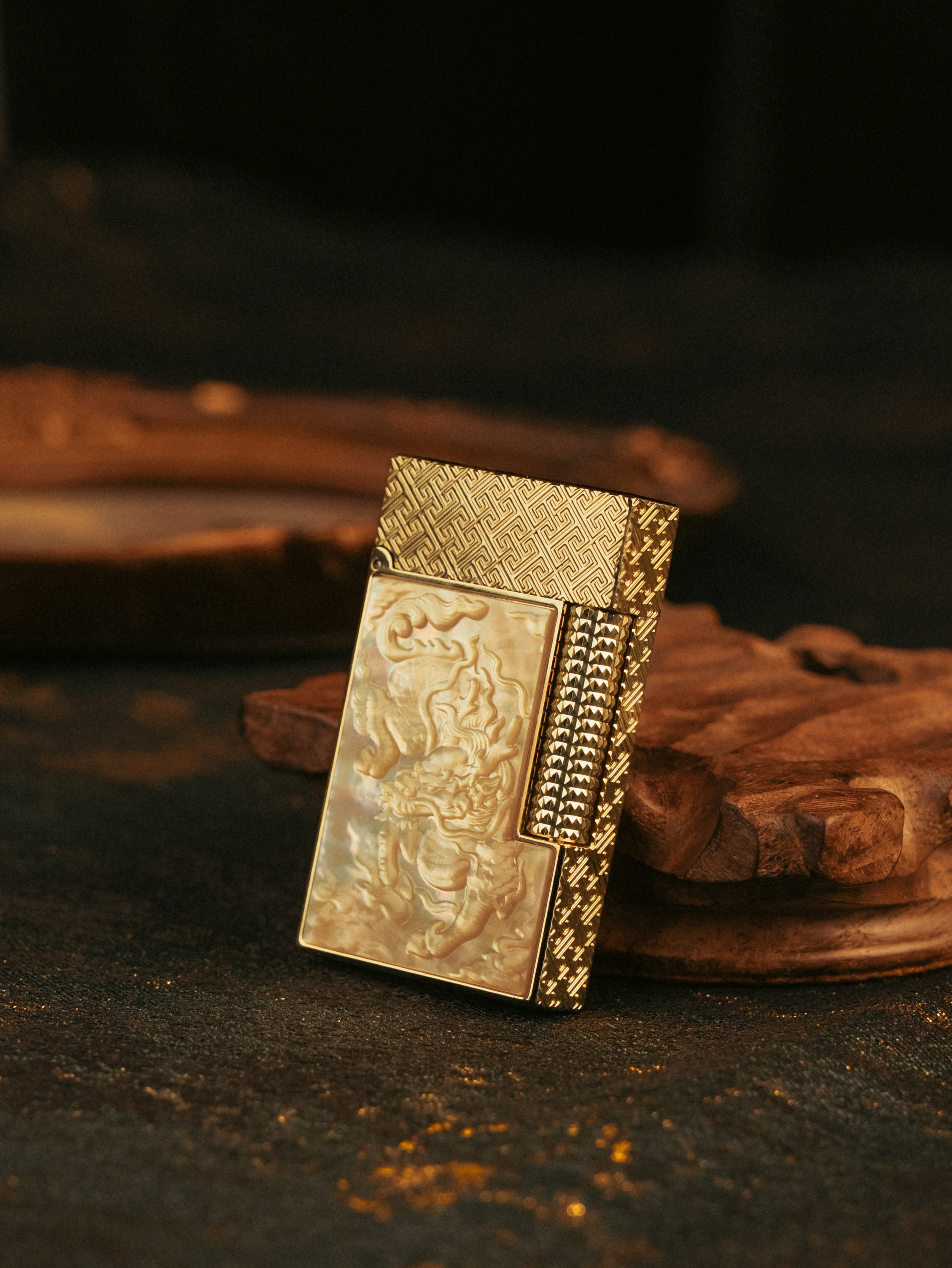 BUNCH "QILIN" | 3D Mother of Pearl Relief | The Symbol of Auspiciousness | Solid Integrated Brass Core