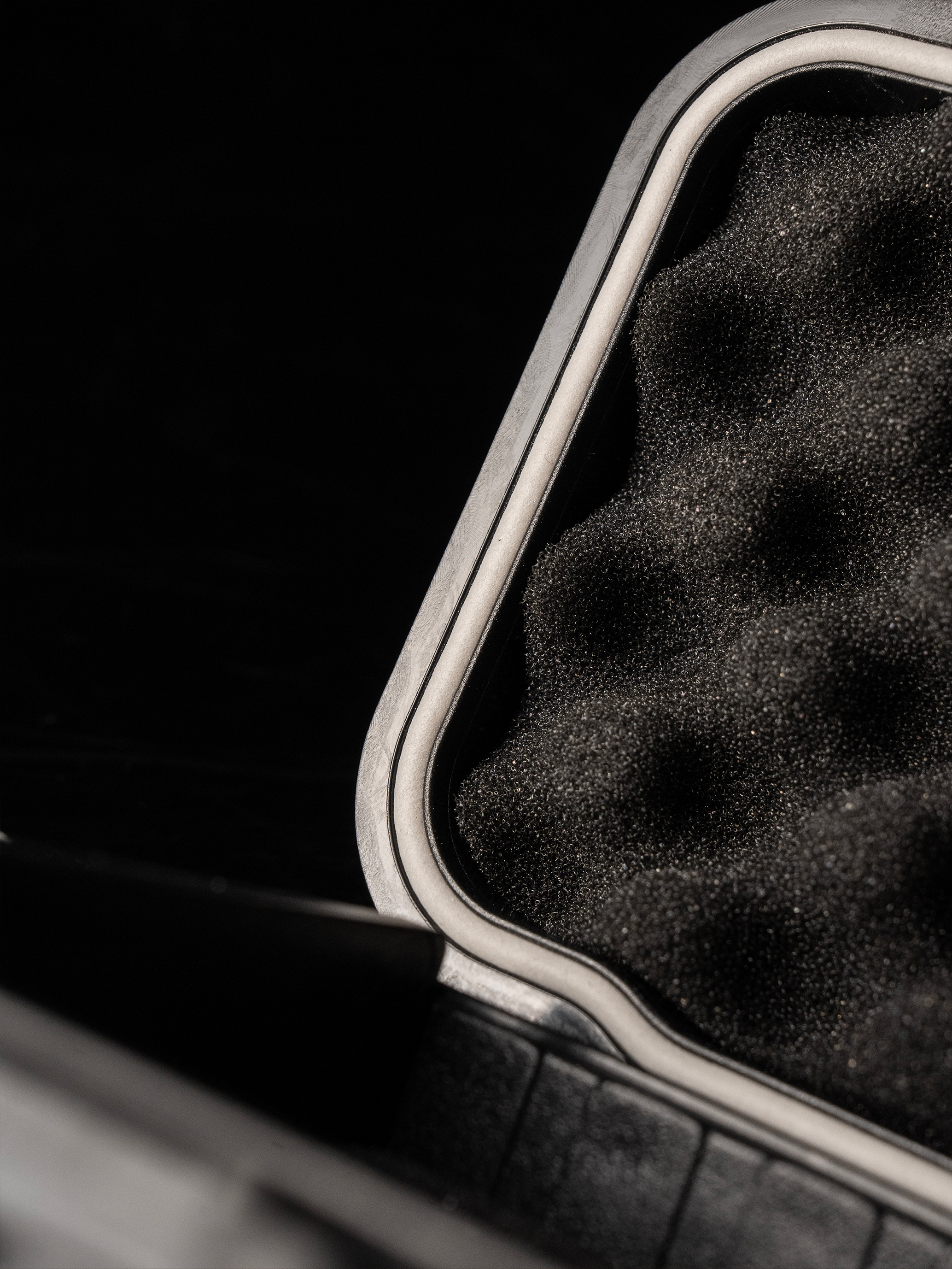 BUNCH "FORTRESS" | Portable Rugged Cigar Case | 4-Count Capacity (Up to 220mm) | Watertight & Crushproof ABS