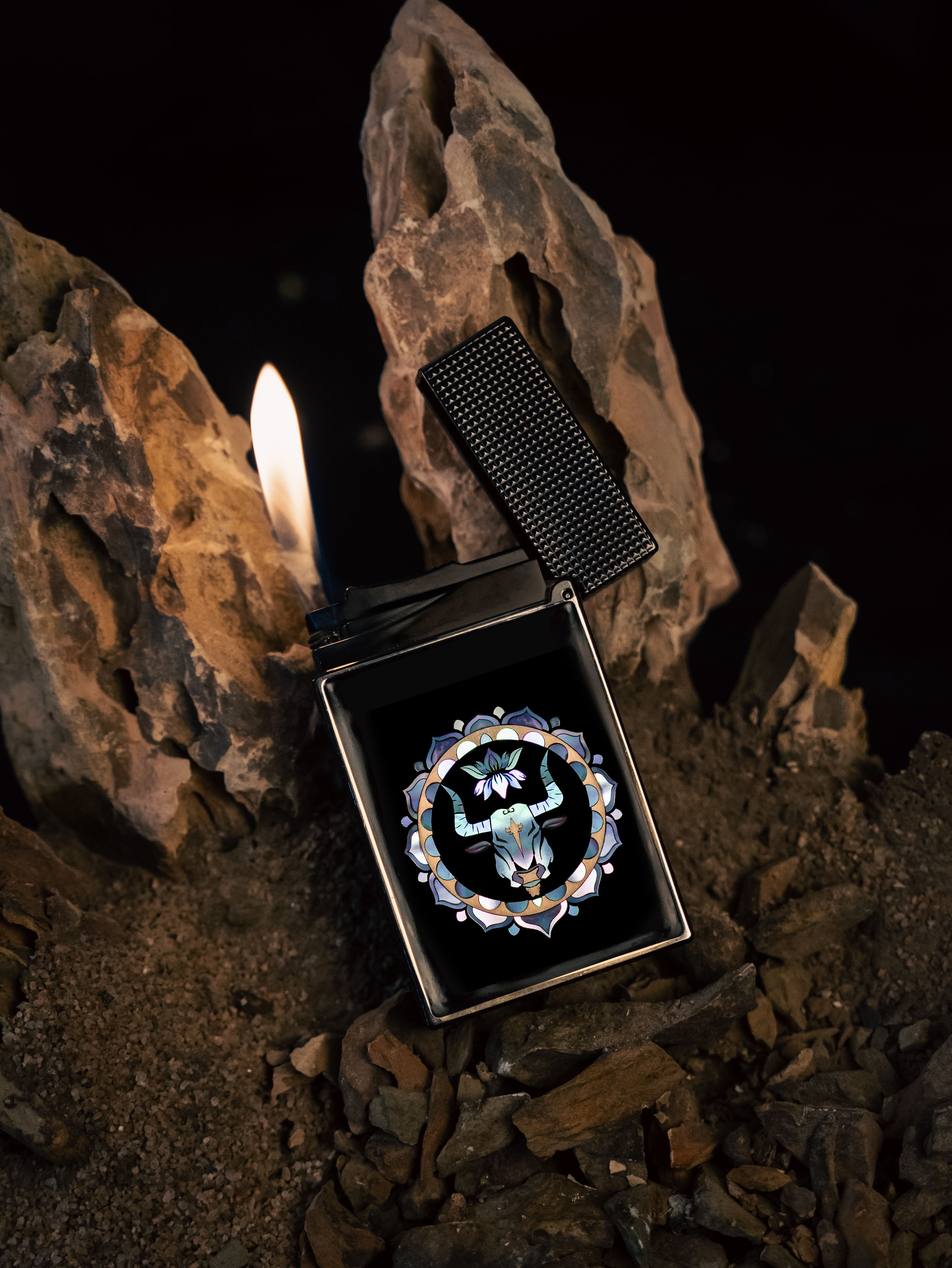 BUNCH "THE CELESTIAL OX" | Imperial Urushi Lacquer | Hand-Inlaid Mother-of-Pearl Masterpiece