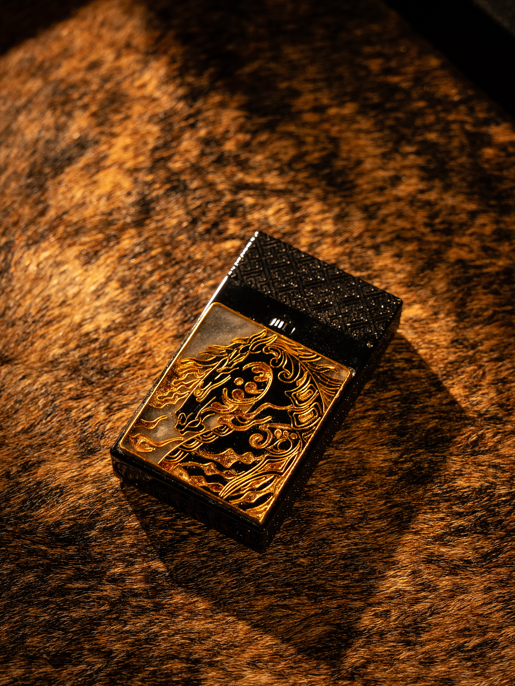 BUNCH "GOLDEN MANE" | Cloisonné Enamel Fine Art Lighter