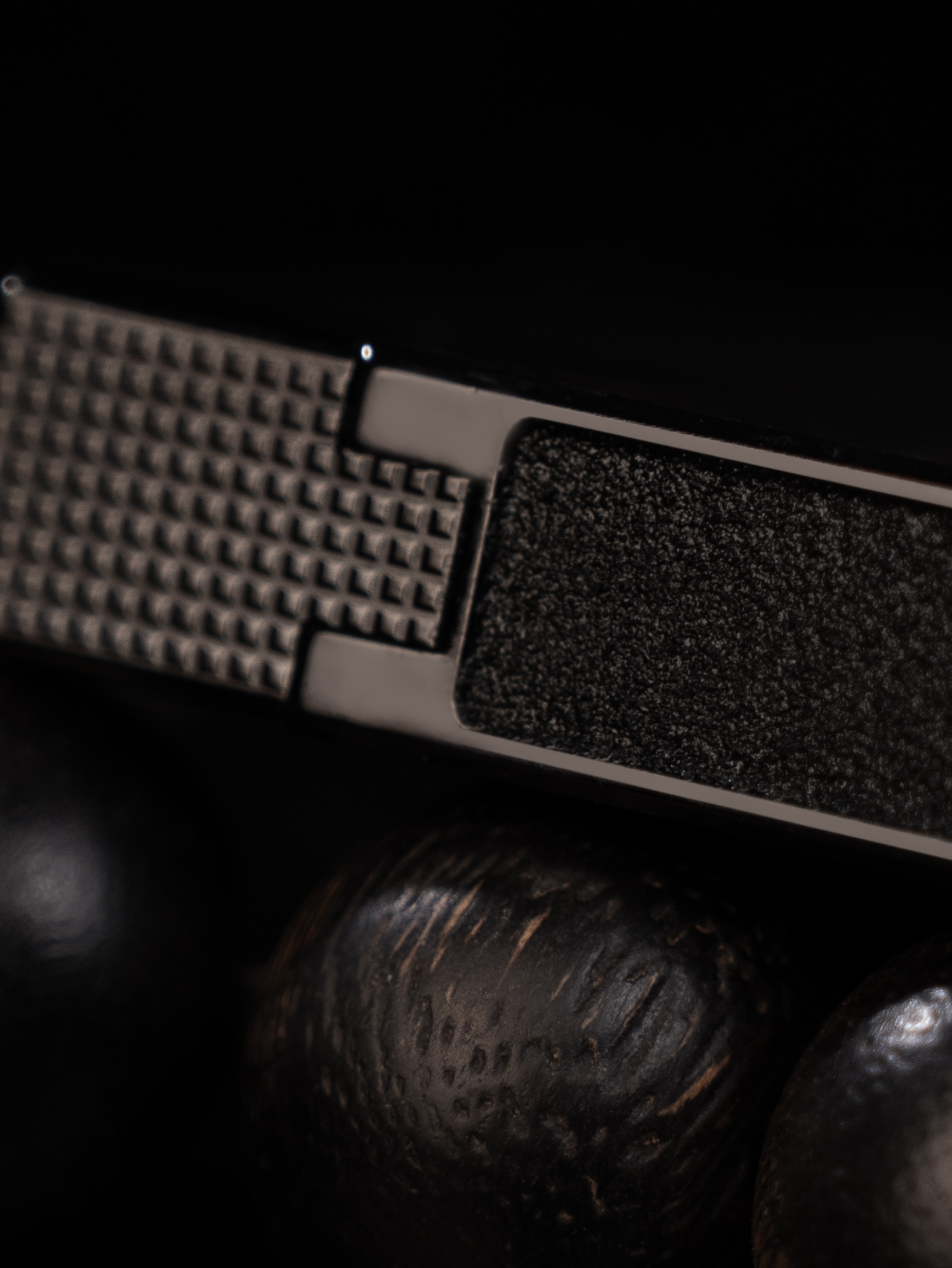 BUNCH "NOCTURNAL DRAGON" | Imperial Urushi Lacquer | Hand-Inlaid Mother-of-Pearl Masterpiece