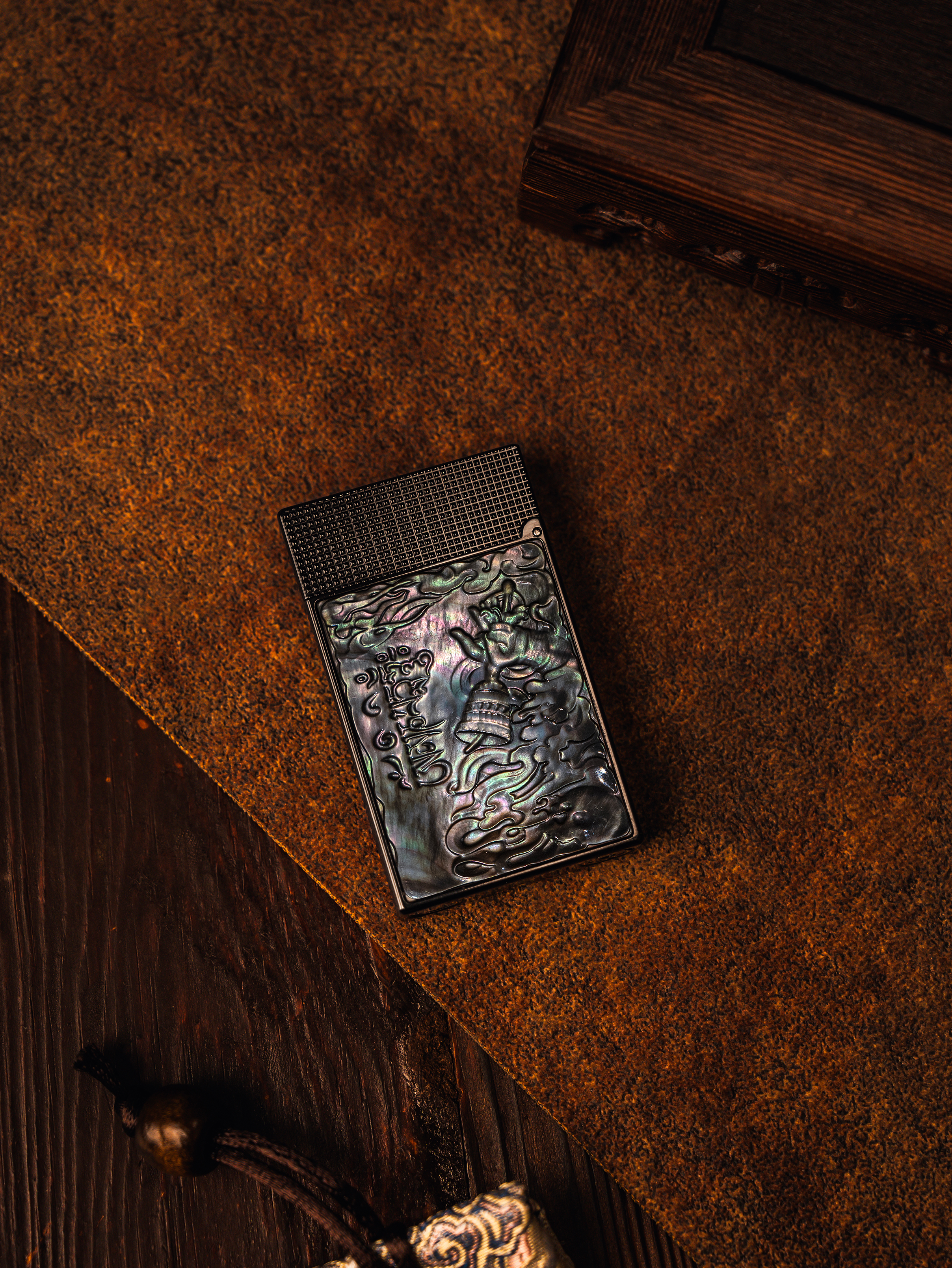 BUNCH "BLACK ZAMBHALA" | Genuine Mother of Pearl Relief | Iconic Resonant "Ping" | Integrated Brass Deity Edition