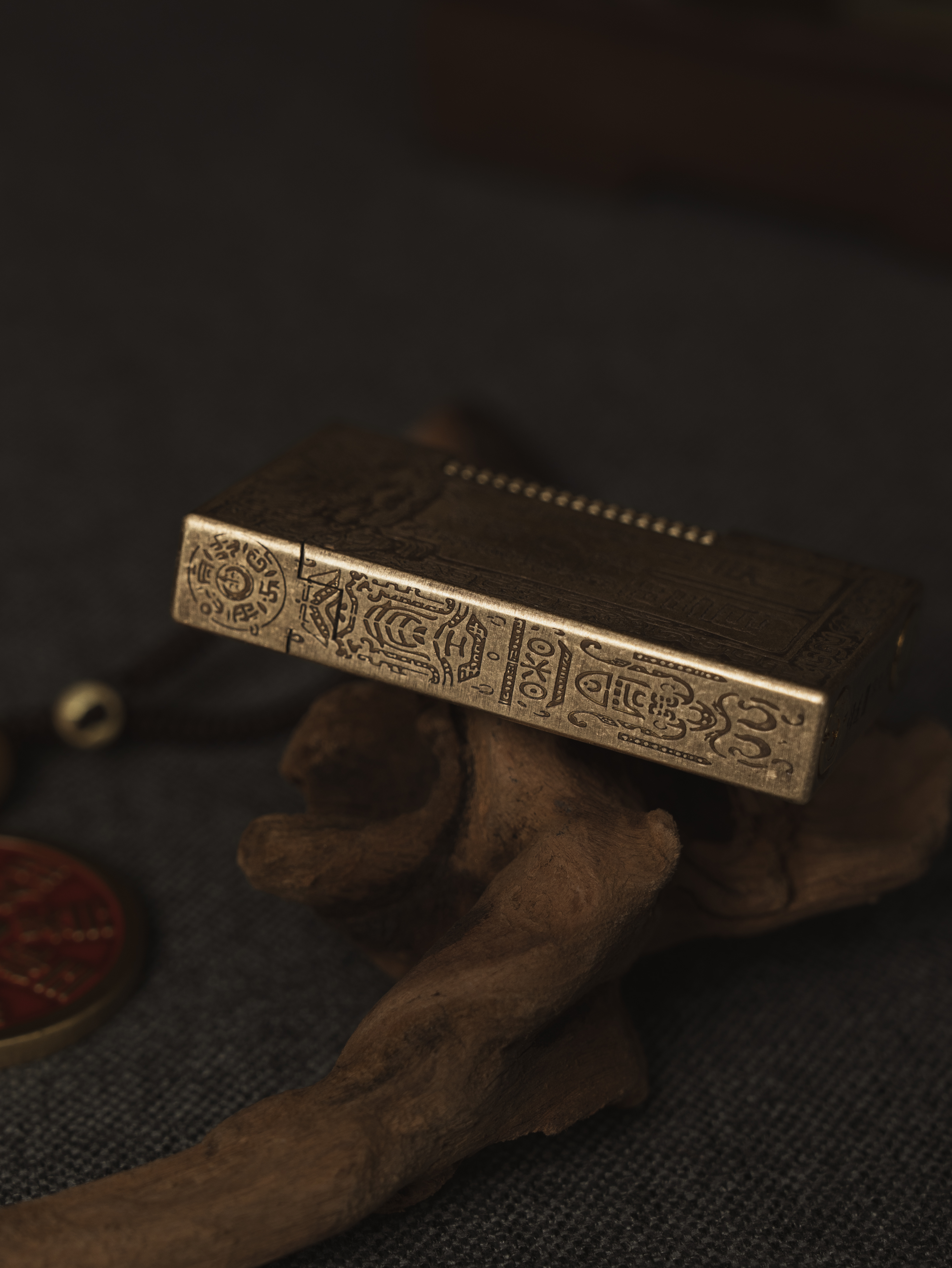 BUNCH "MOUNTAIN DEITY" | Ancient Guardian Amulet Lighter | Integrated Brass Mythic Talisman