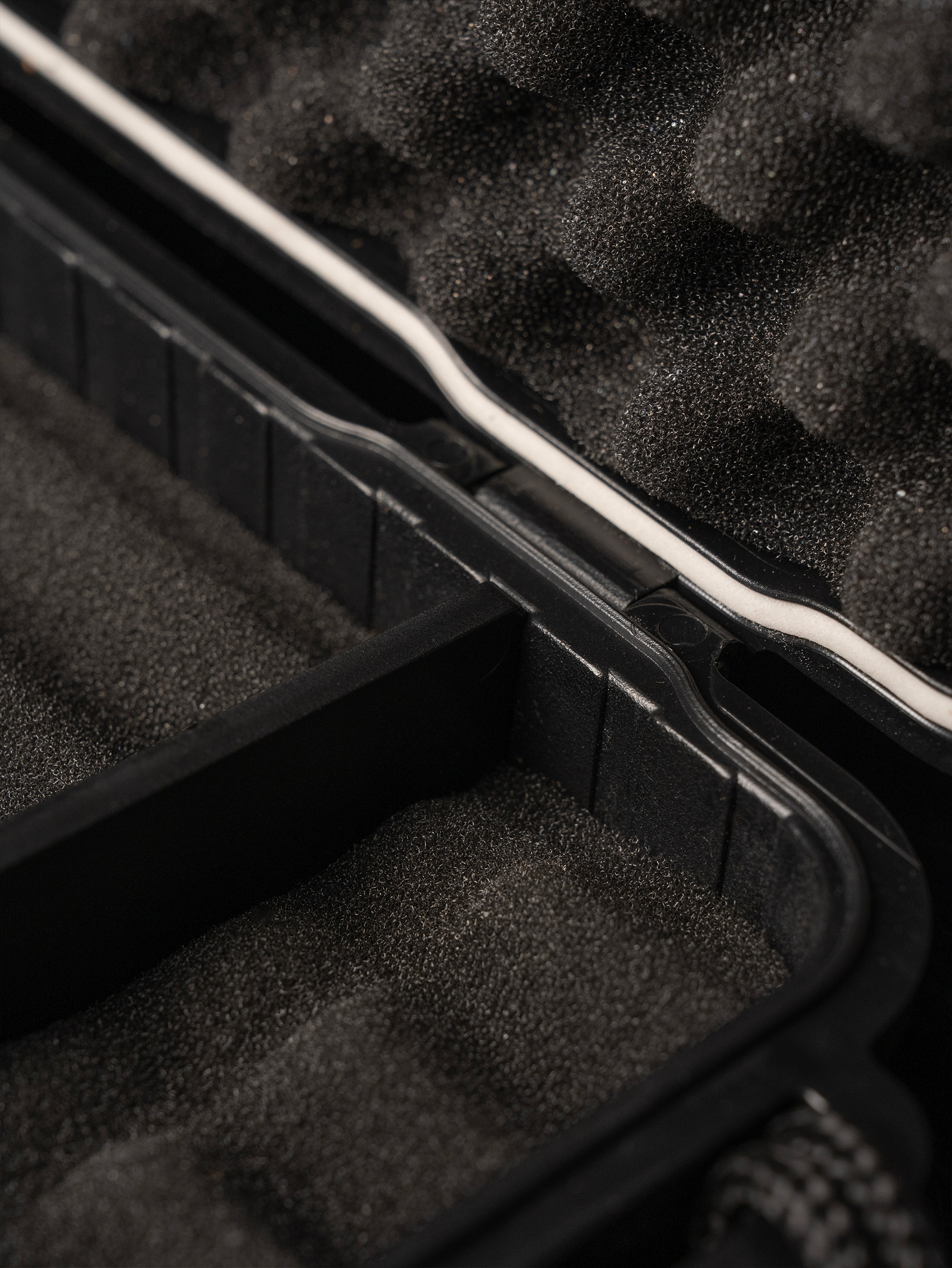 BUNCH "FORTRESS" | Portable Rugged Cigar Case | 4-Count Capacity (Up to 220mm) | Watertight & Crushproof ABS