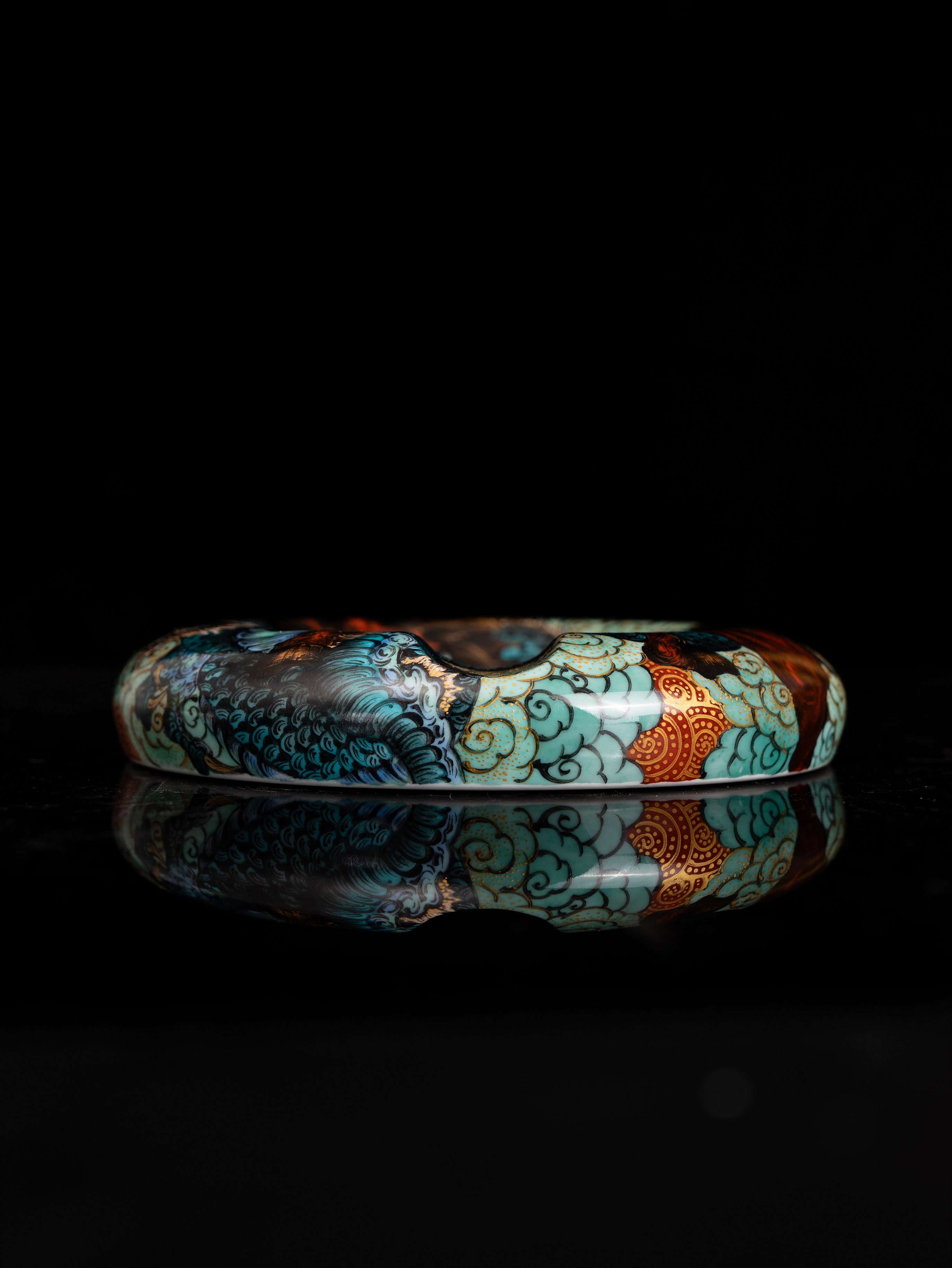 BUNCH "LEAPING SHADOW" | Artisan Famille Rose Gold-Tracing Cigar Tray