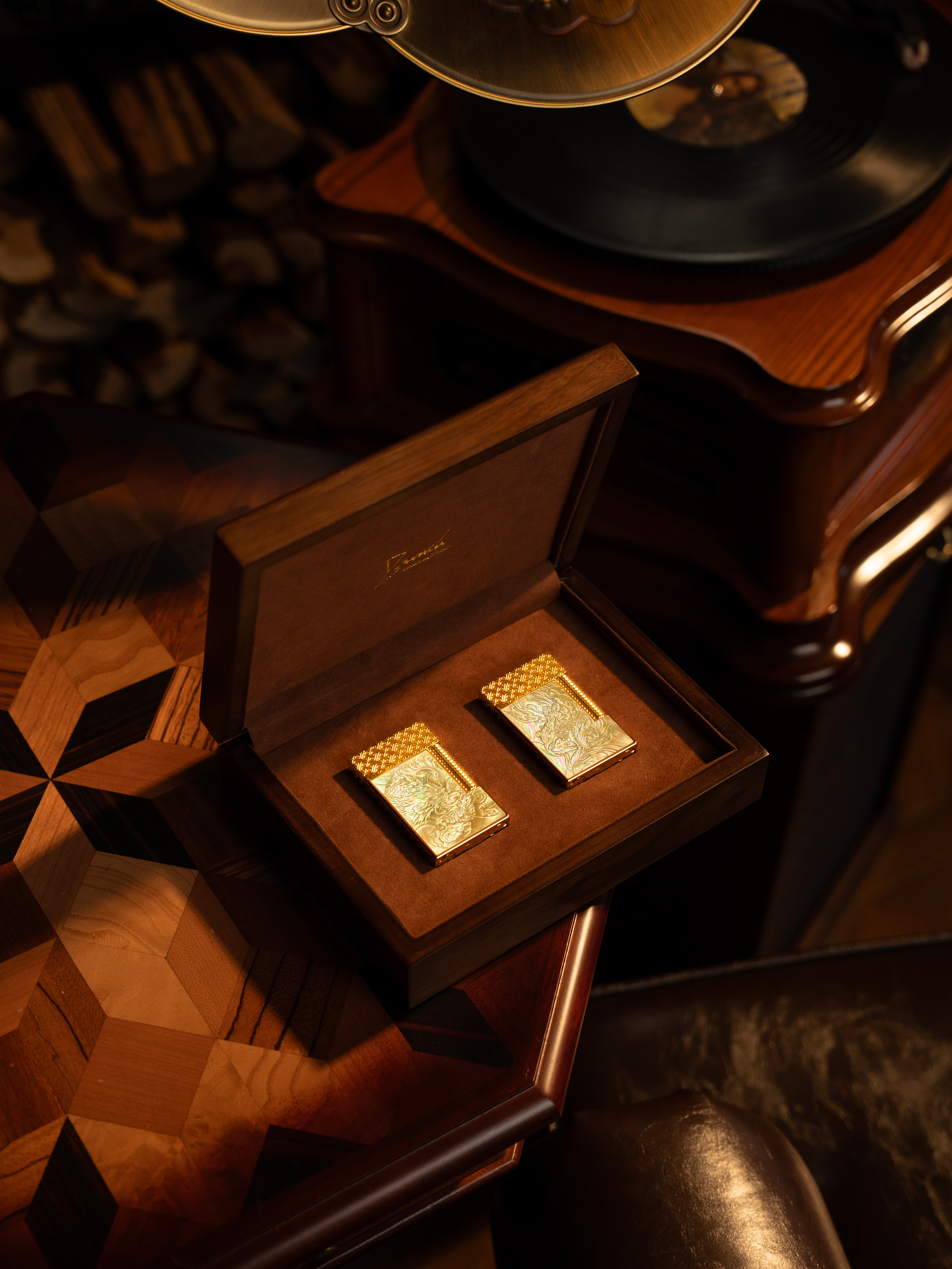 BUNCH "DRAGON & PHOENIX" | 3D Mother of Pearl Relief | The Symbol of Harmony | Solid Integrated Brass Core