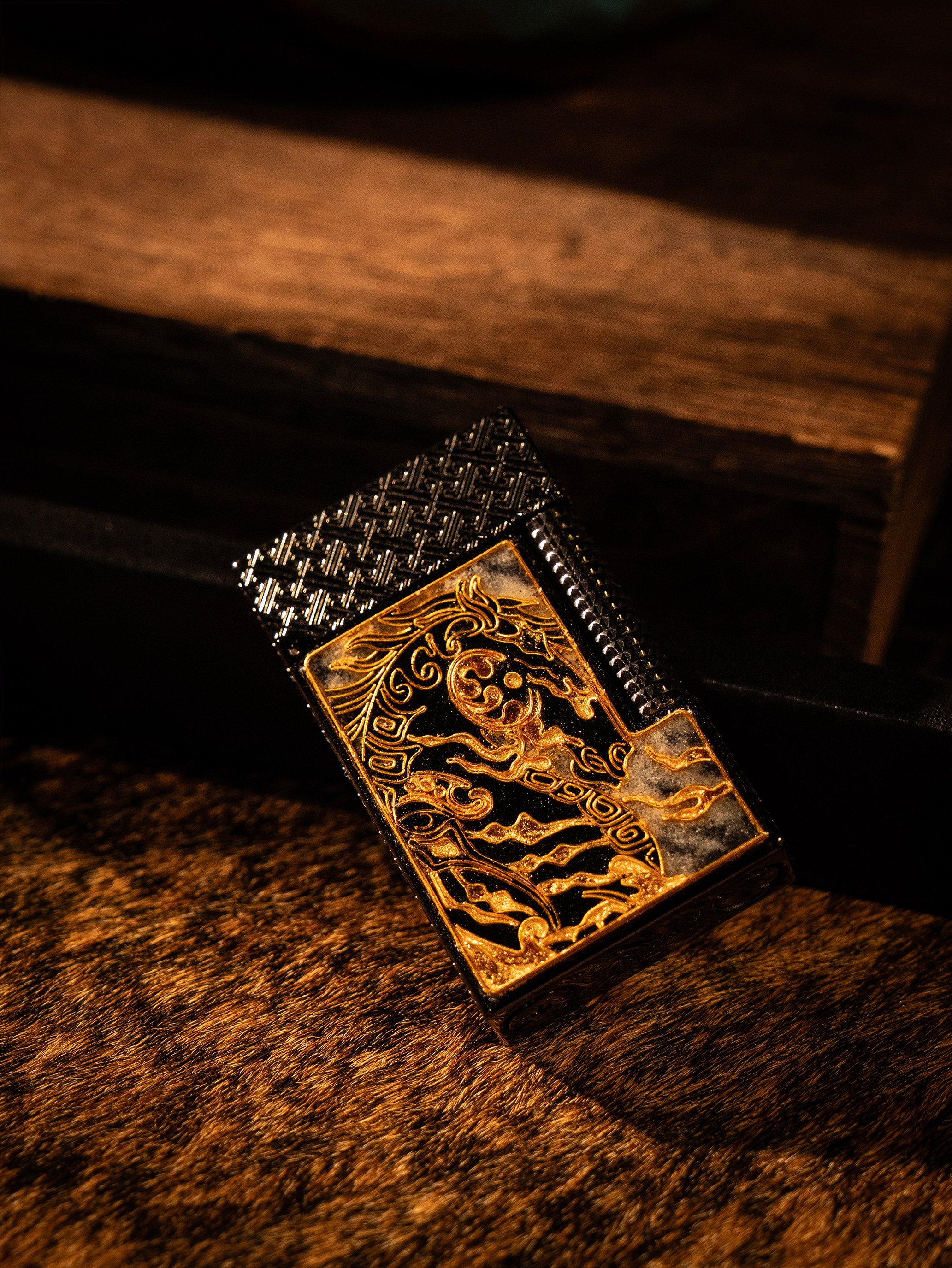 BUNCH "GOLDEN MANE" | Cloisonné Enamel Fine Art Lighter