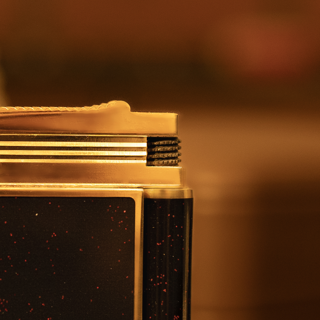 BUNCH "THE PROTAGONIST" | Authentic Chinese Lacquer & Gemstone Inlay | Integrated Brass Masterpiece