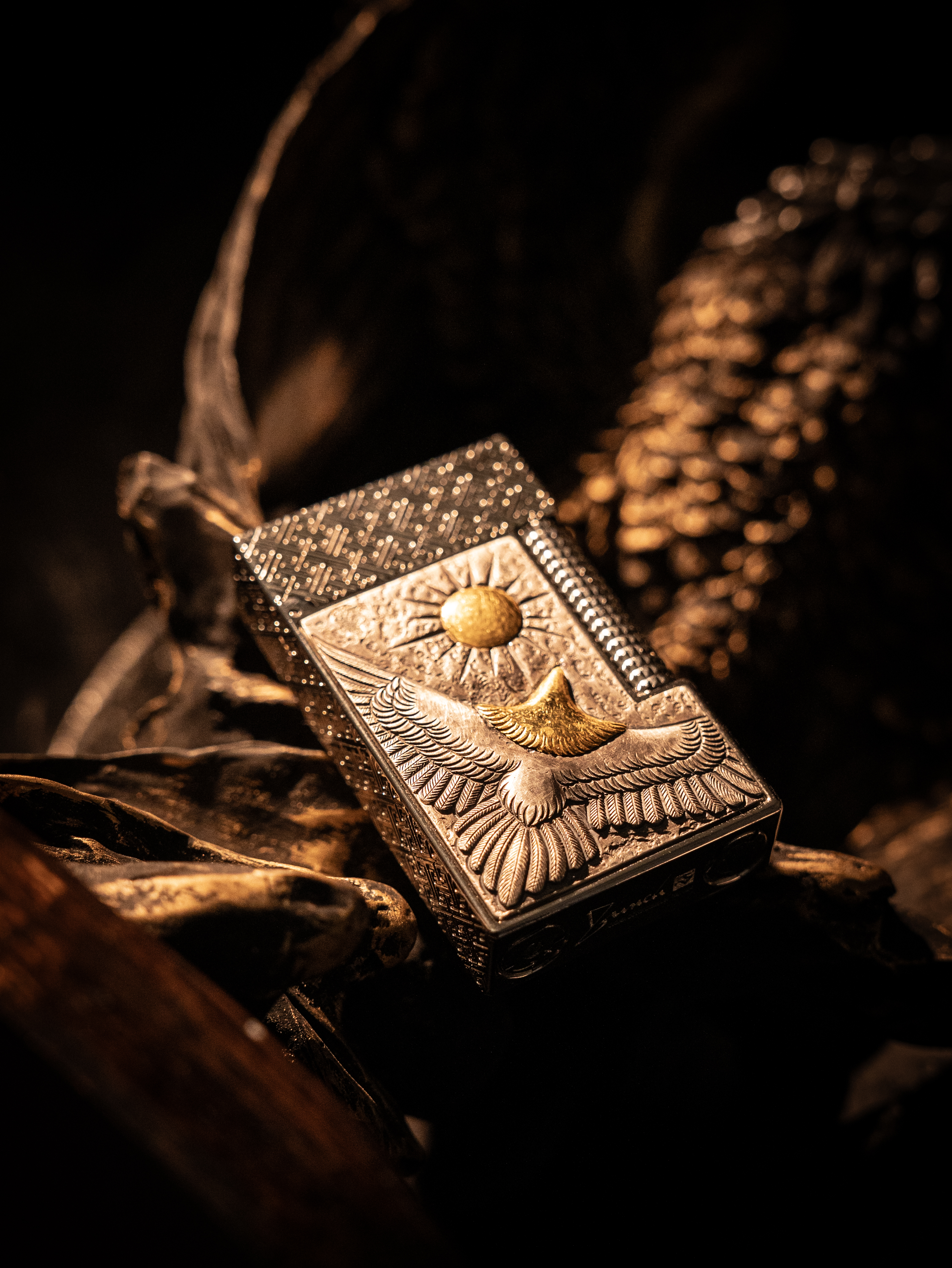 BUNCH "Eagle Chasing the Sun" | Hand-Engraved S925 Silver & 24K Gold Inlay Dual-Flame Luxury Lighter