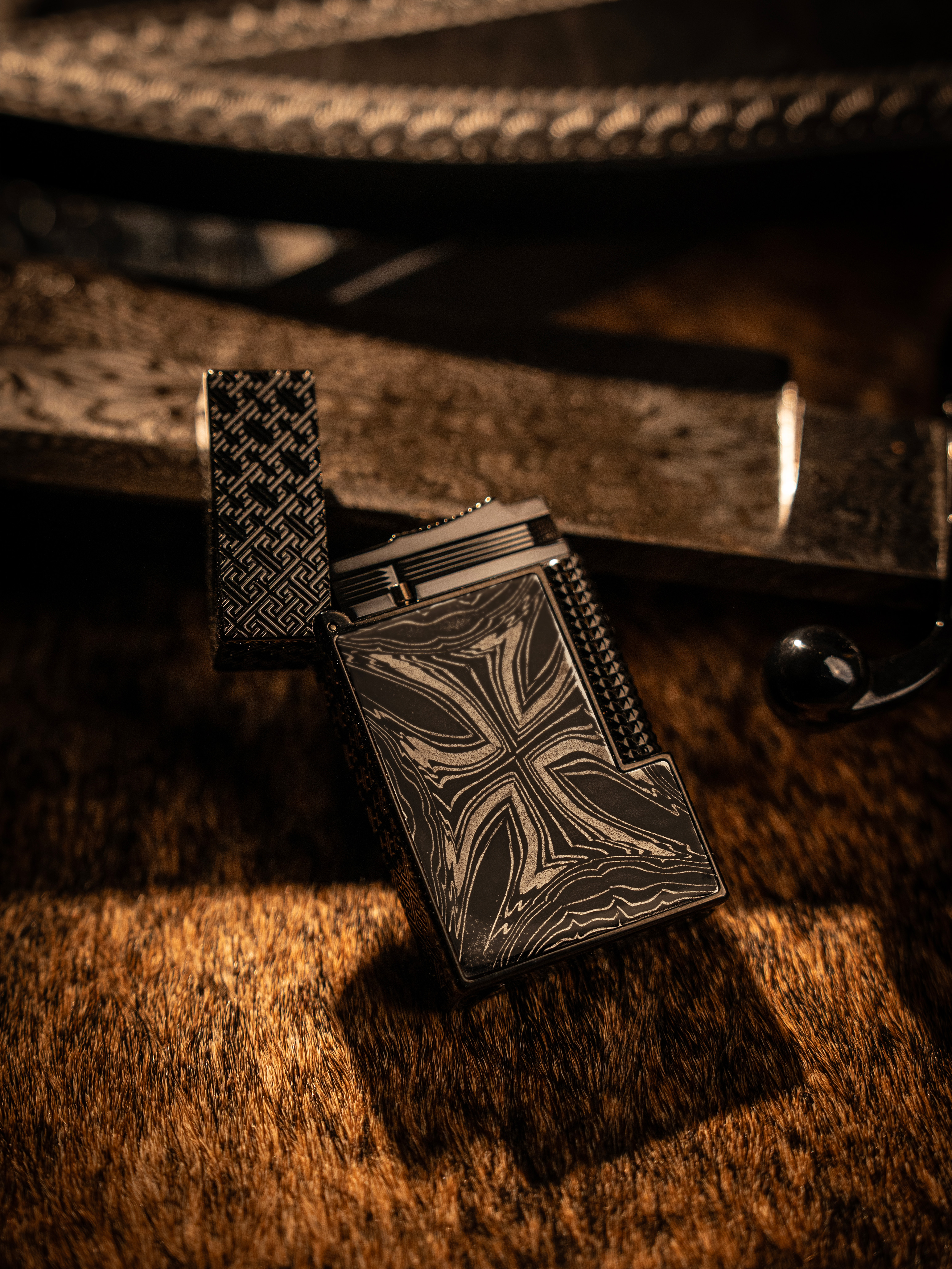 BUNCH "IRON CROSS" | Hand-Forged Damascus Steel