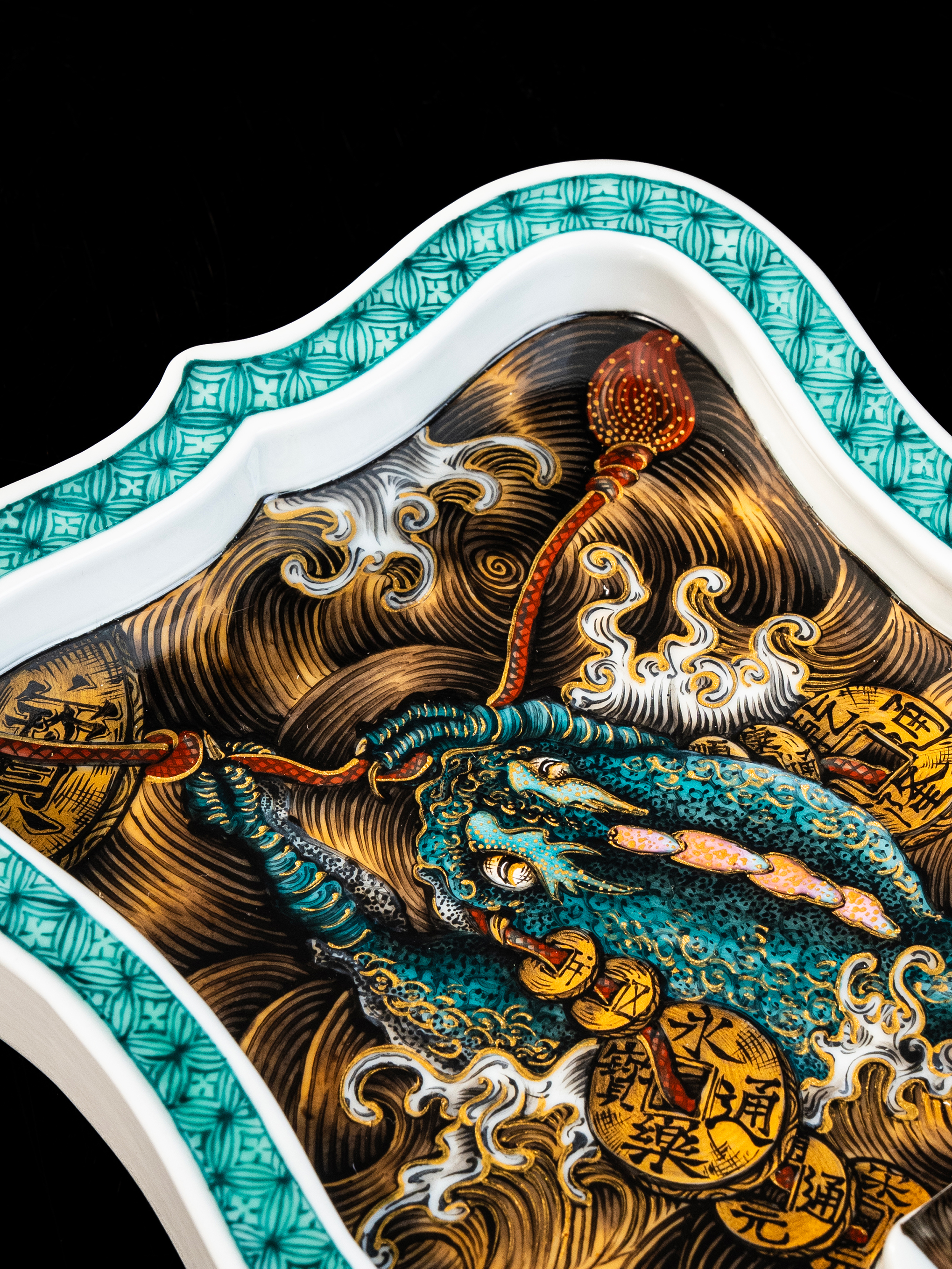 BUNCH "JIN CHAN" | Artisan Famille Rose Gold-Tracing Cigar Tray