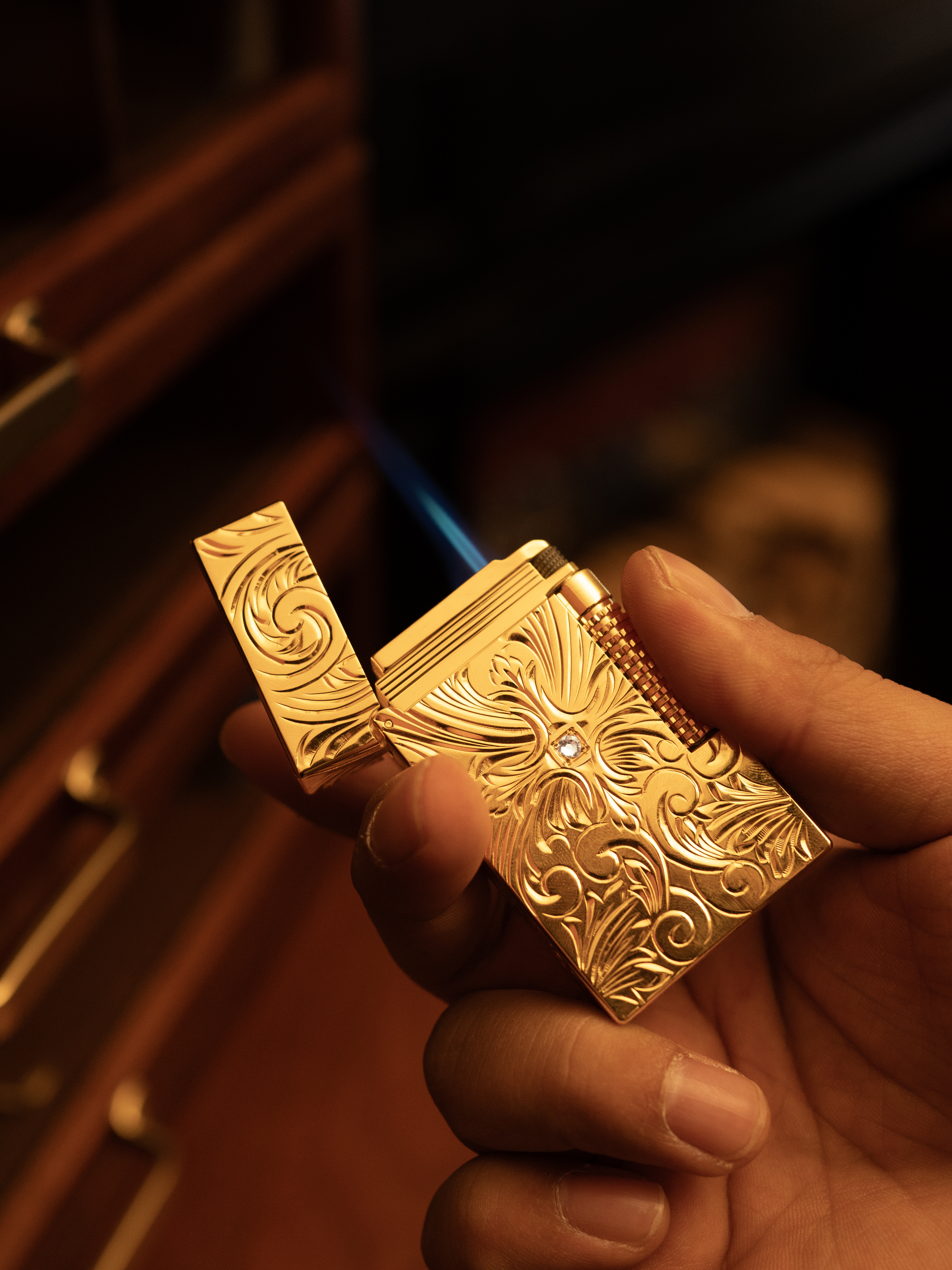 BUNCH "EMERALD DREAM 2.0" | Dual-Flame System | 3 Unique Artisan Styles | 100% Hand-Engraved | Iconic Resonant "Ping"