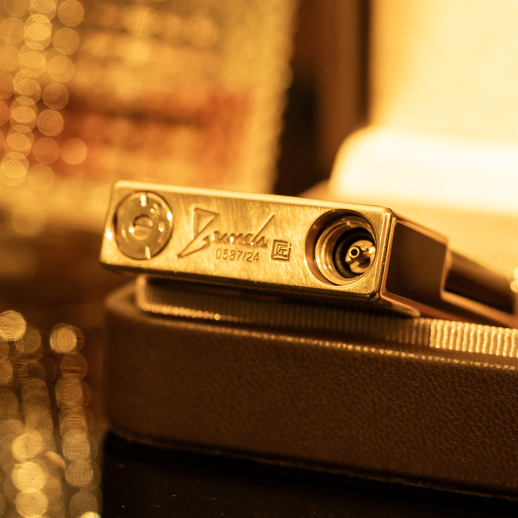 BUNCH "THE PROTAGONIST" | Authentic Chinese Lacquer & Gemstone Inlay | Integrated Brass Masterpiece