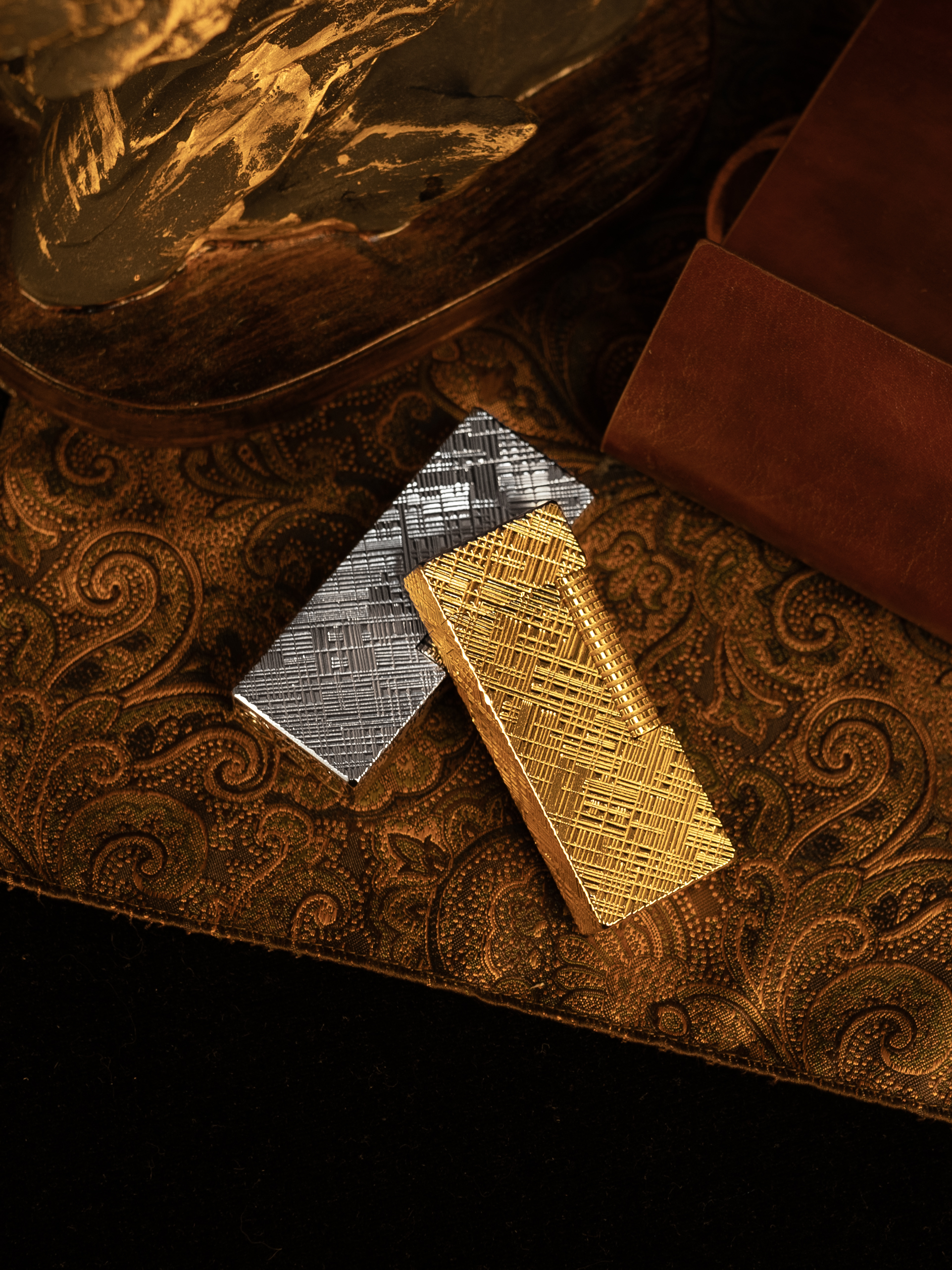 BUNCH "THE STRATEGIST" | Cross-Hatch Precision Texture | Philosophy of Rationality & Order