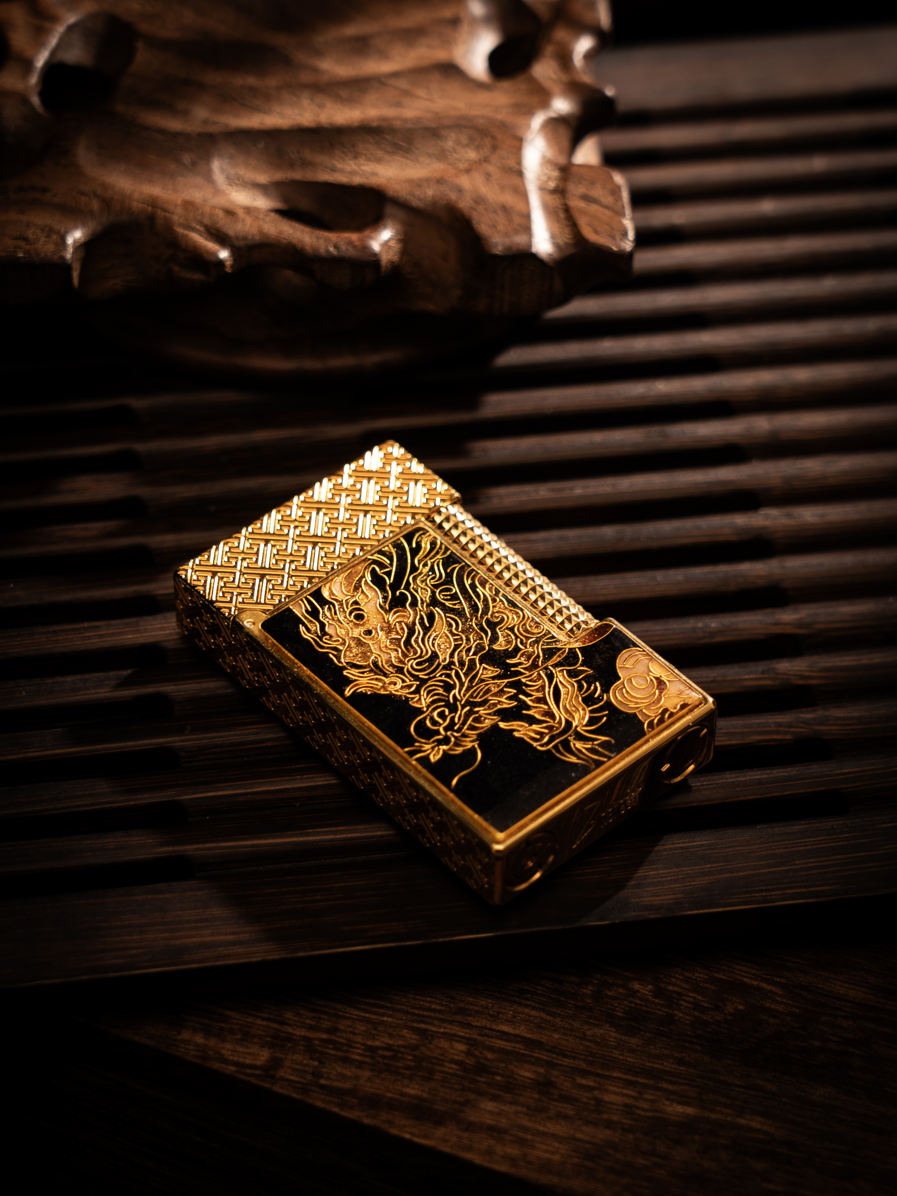 BUNCH "DRAGON ROAR" | Cloisonne Enamel Dragon | Luxury Lighter