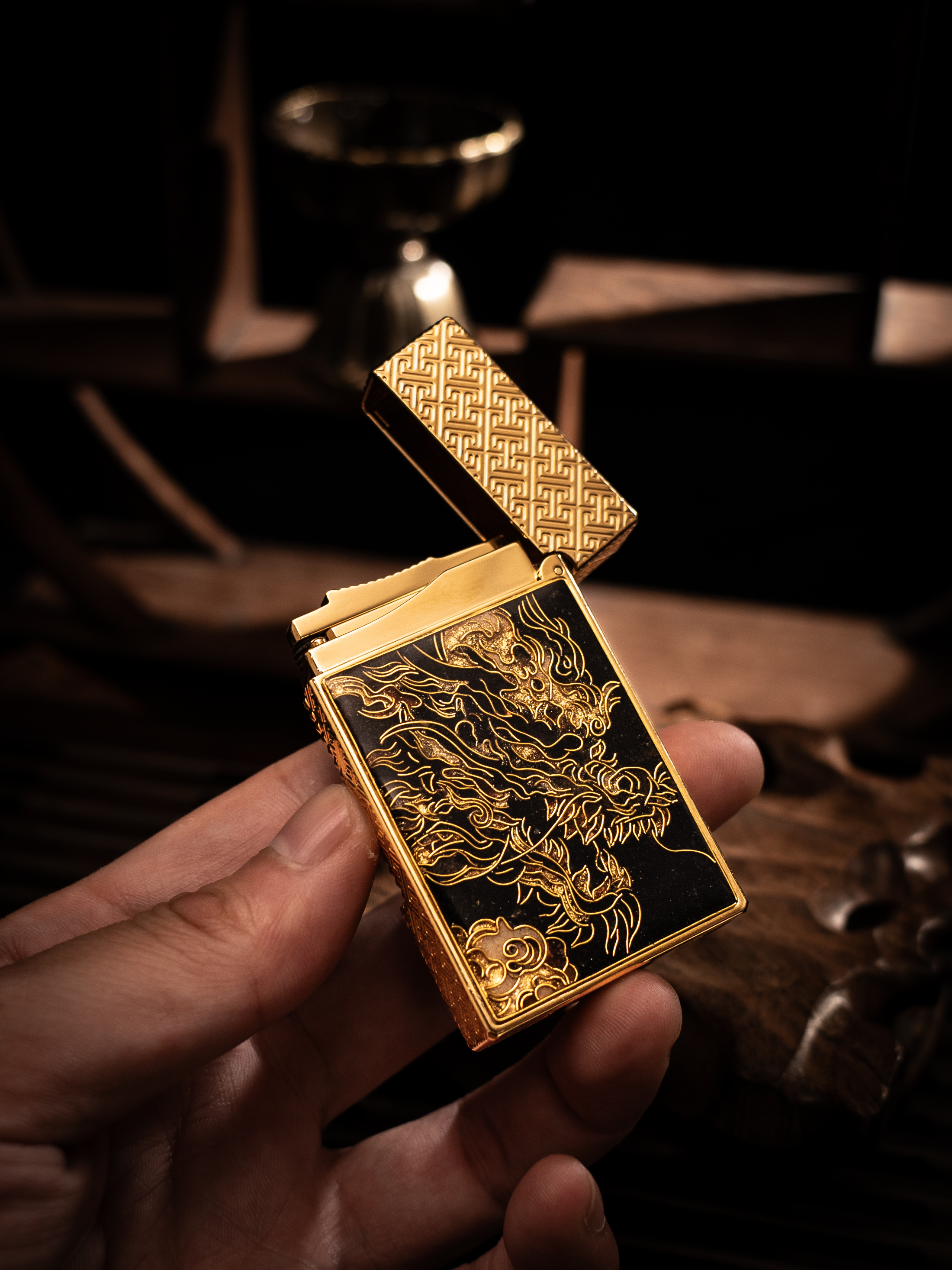 BUNCH "DRAGON ROAR" | Cloisonne Enamel Dragon | Luxury Lighter